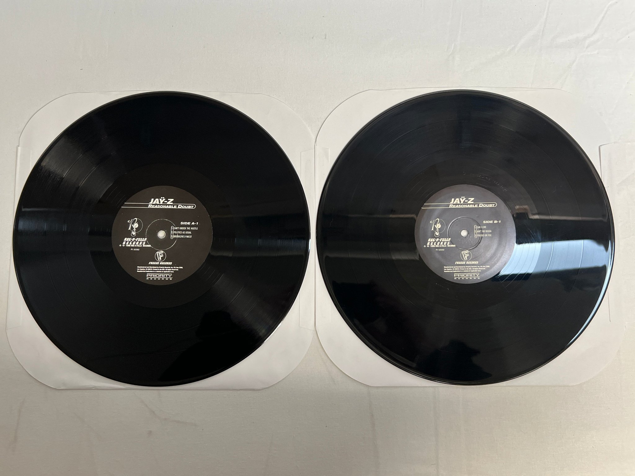 Omslagsbild för skivan JAY Z Reasonable Doubt 2xLP -96 US ROC-A-FELLA P1 50592 