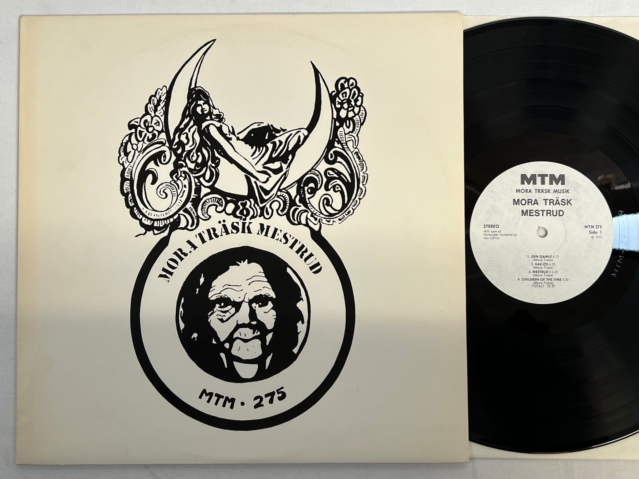 Omslagsbild för skivan MORA TRÄSK mestrud LP -75 Swe MTM 275 ** rare **