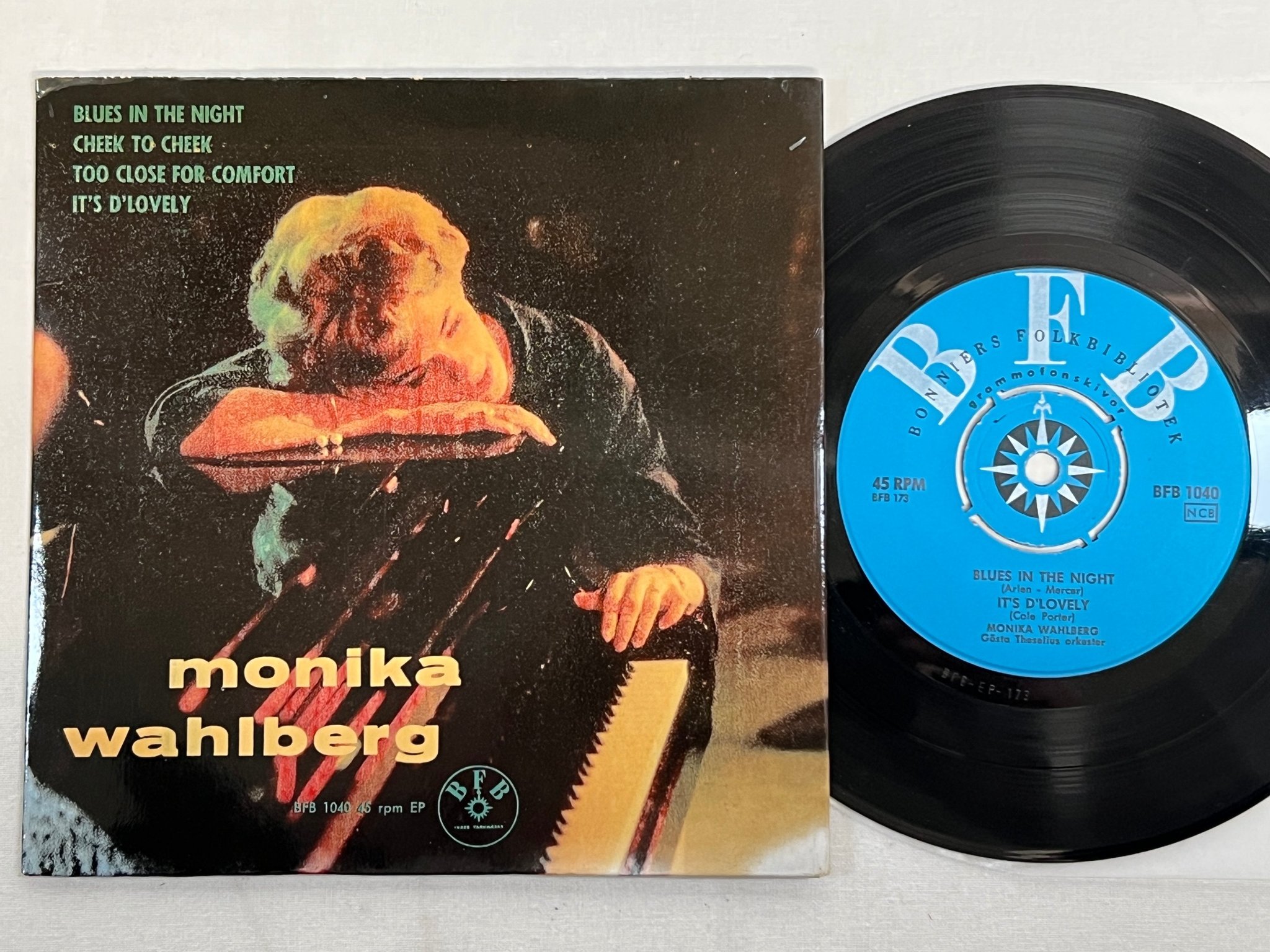 Omslagsbild för skivan MONIKA WAHLBERG blues in the night 7"ep BONNIERS BFB 1040 vocal female jazz 