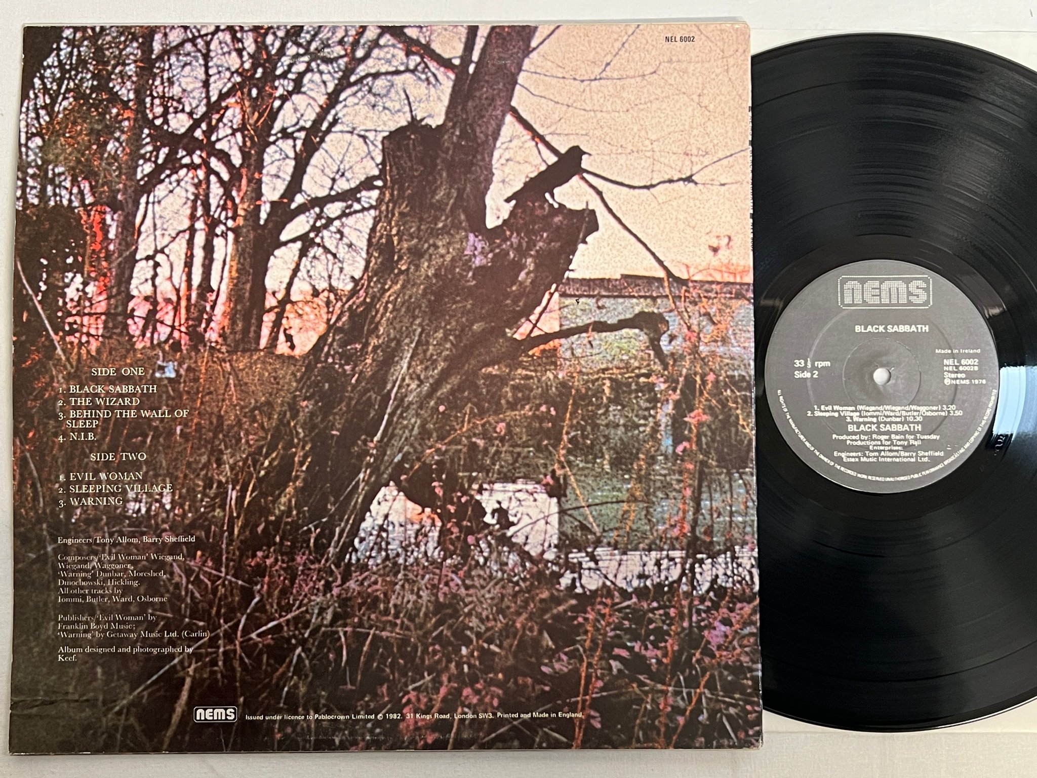 Omslagsbild för skivan BLACK SABBATH s/t LP NEMS NEL 6002 