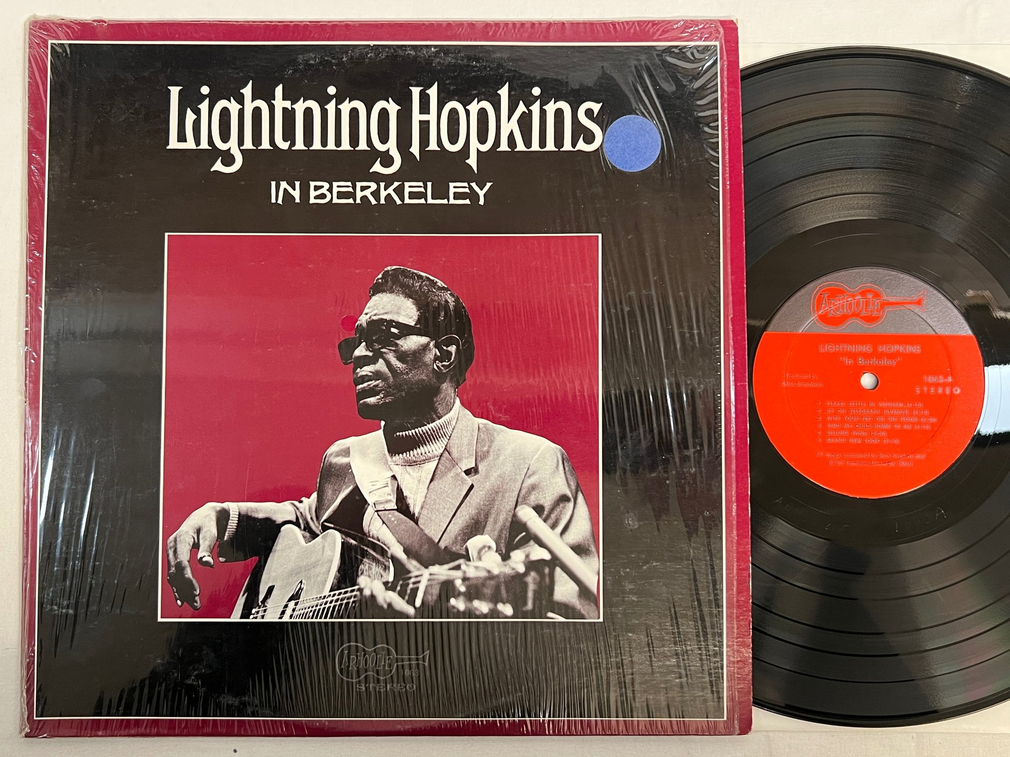 Omslagsbild för skivan LIGHTNING HOPKINS in Berkeley LP -72 US ARHOOLIE 1063 Texas blues