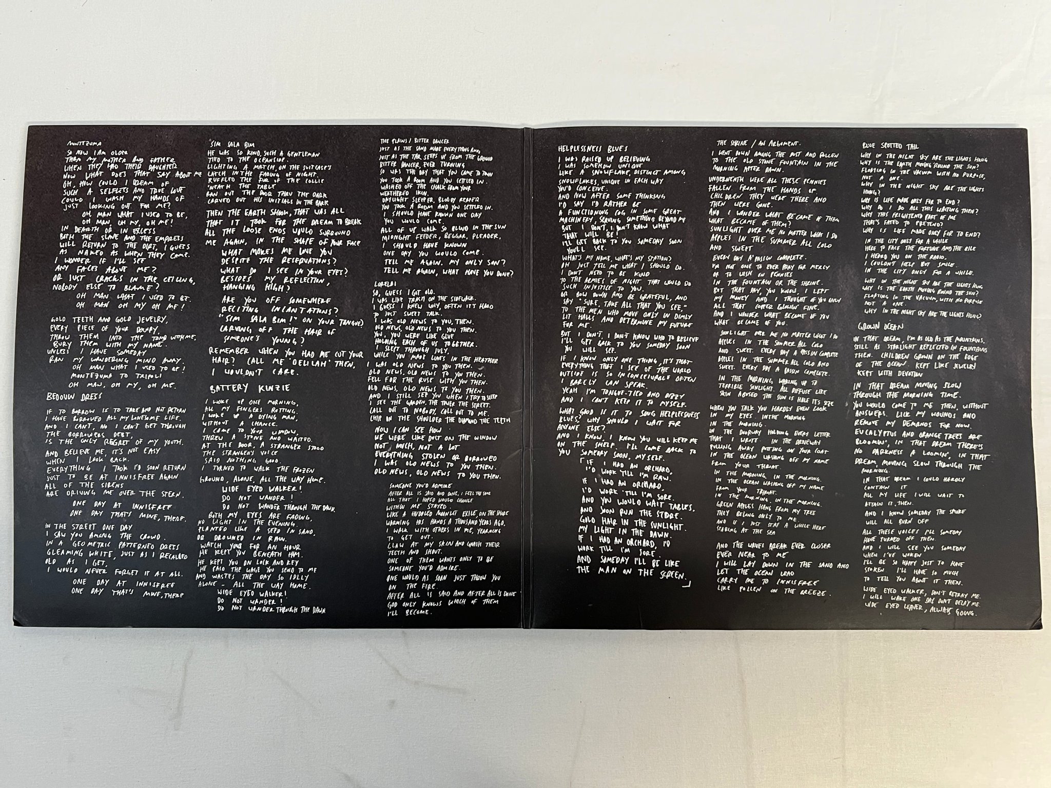 Omslagsbild för skivan FLEET FOXES helplessness blues 2xLP 2011 BELLA UNION BELLAV283