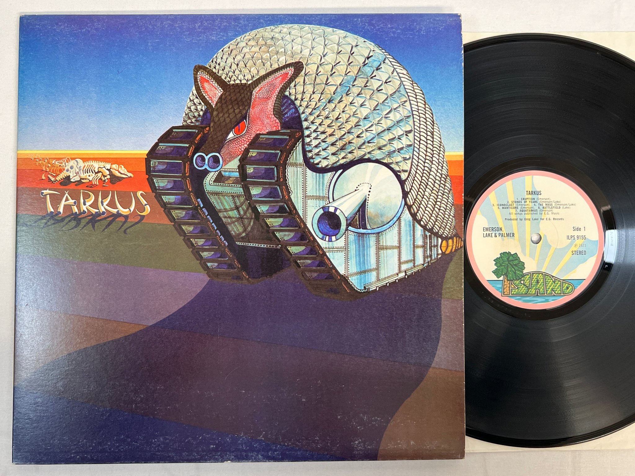 Omslagsbild för skivan EMERSON LAKE & PALMER tarkus LP -71 UK ISLAND ILPS 9155