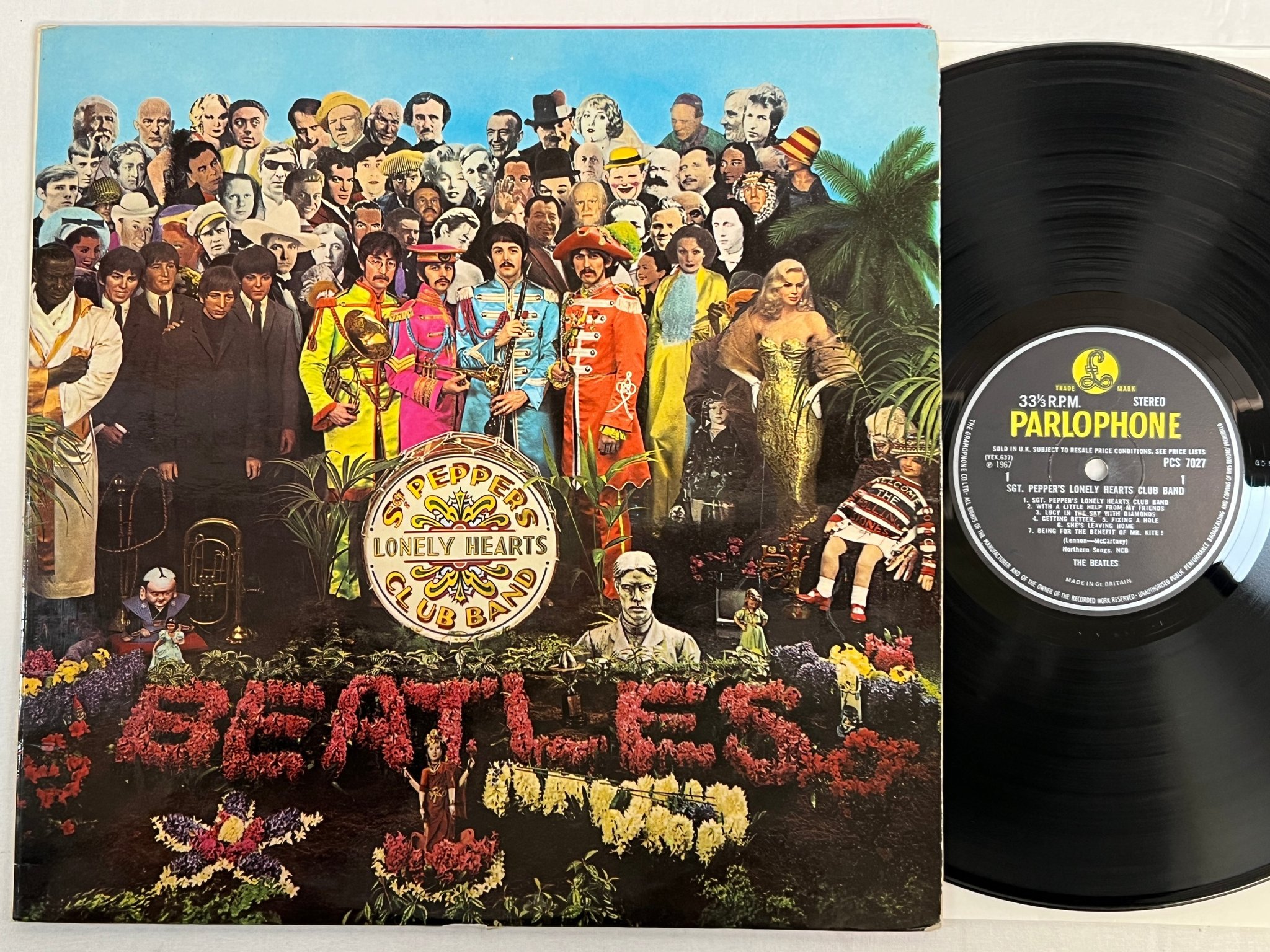 Omslagsbild för skivan THE BEATLES Sgt. Pepper's Lonely Hearts Club Band LP -67 UK PARLOPHONE PCS 7027