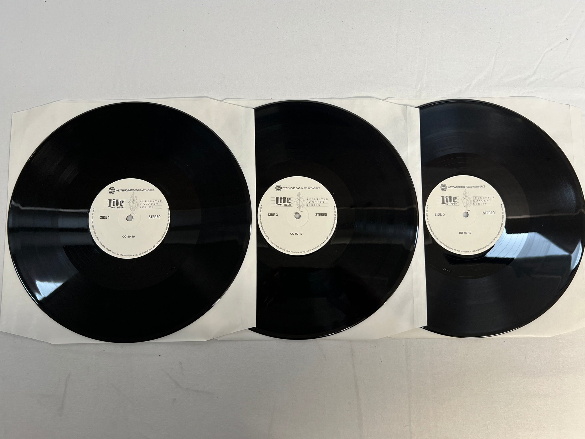 Omslagsbild för skivan GUNS N' ROSES Superstar Concert Series 3xLP -89 WESTWOOD CO 89-22 transcription 