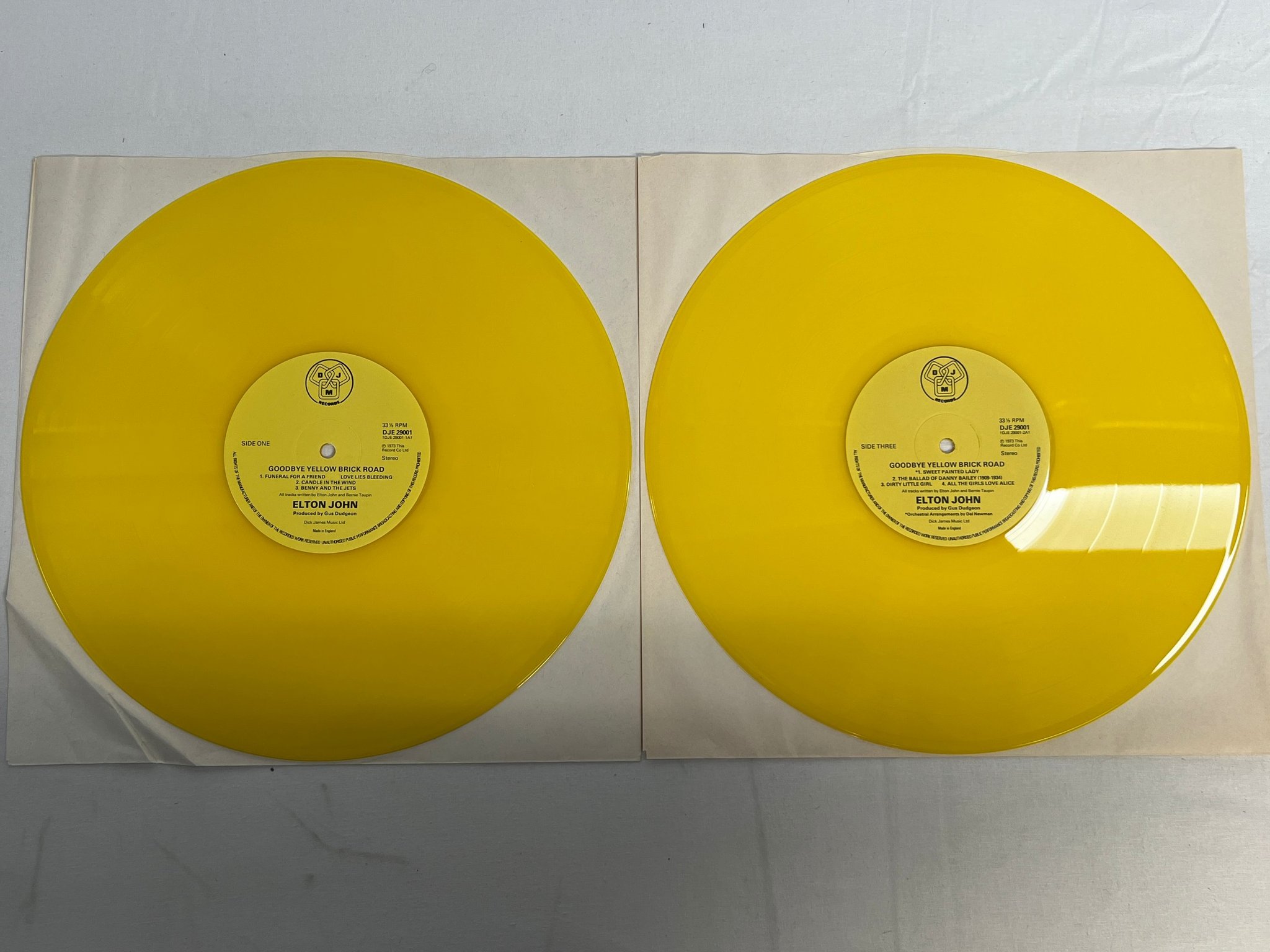 Omslagsbild för skivan ELTON JOHN Goodbye Yellow Brick Road 2xLP -78 UK DJM DJE 29001 yellow vinyl