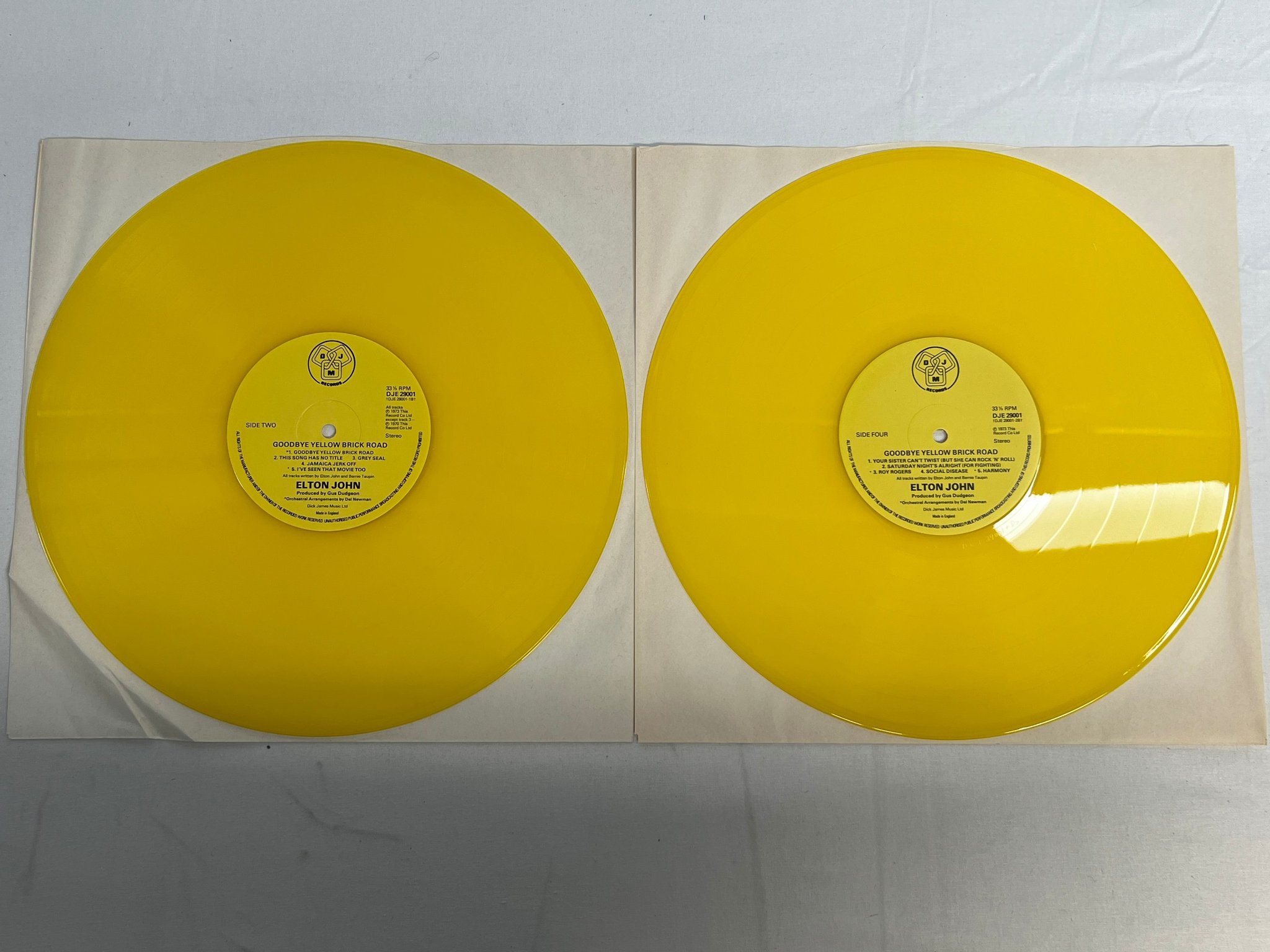 Omslagsbild för skivan ELTON JOHN Goodbye Yellow Brick Road 2xLP -78 UK DJM DJE 29001 yellow vinyl