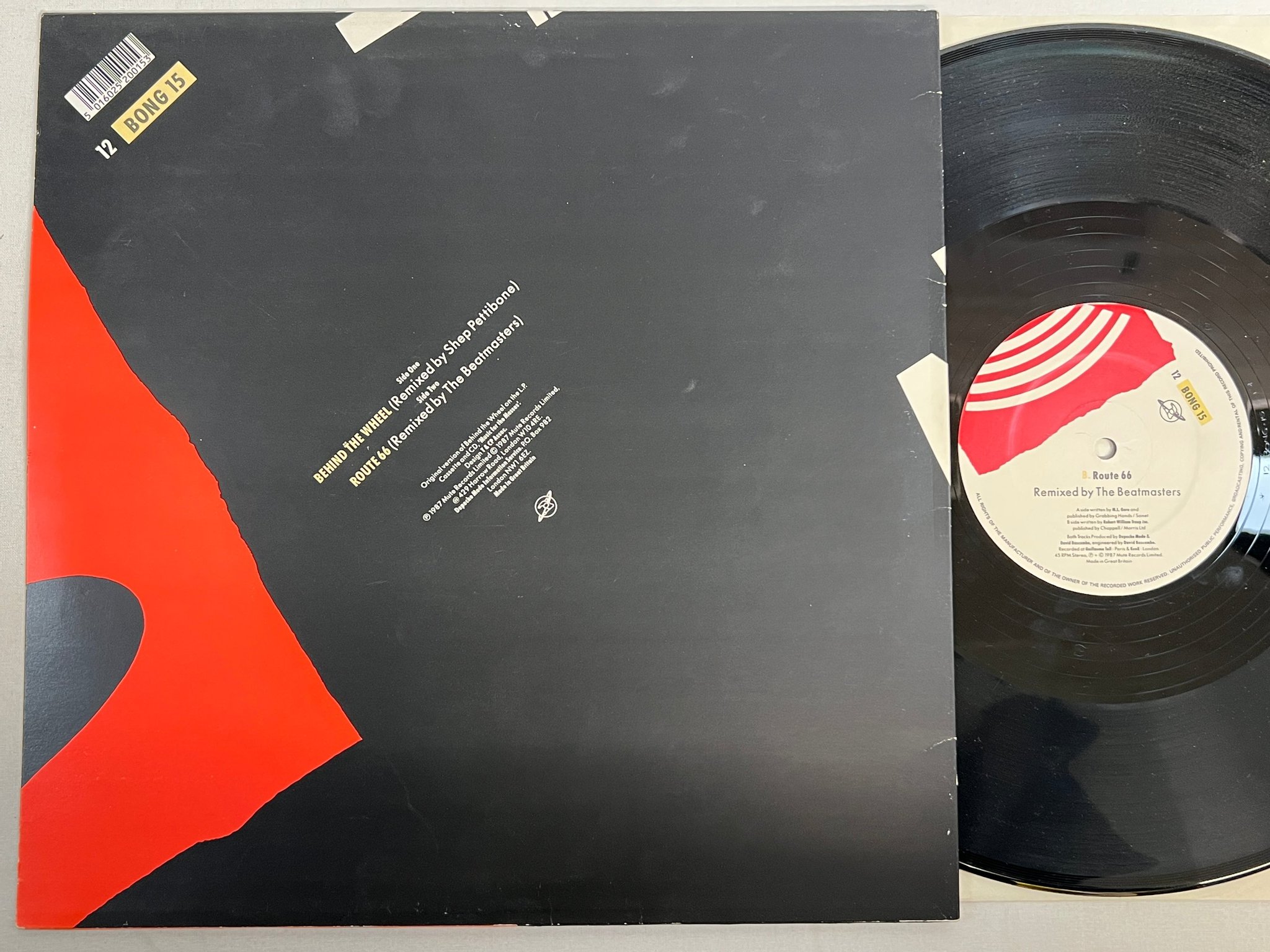 Omslagsbild för skivan DEPECHE MODE behind the wheel (Remixed By Shep Pettibone) 12"single -87 UK