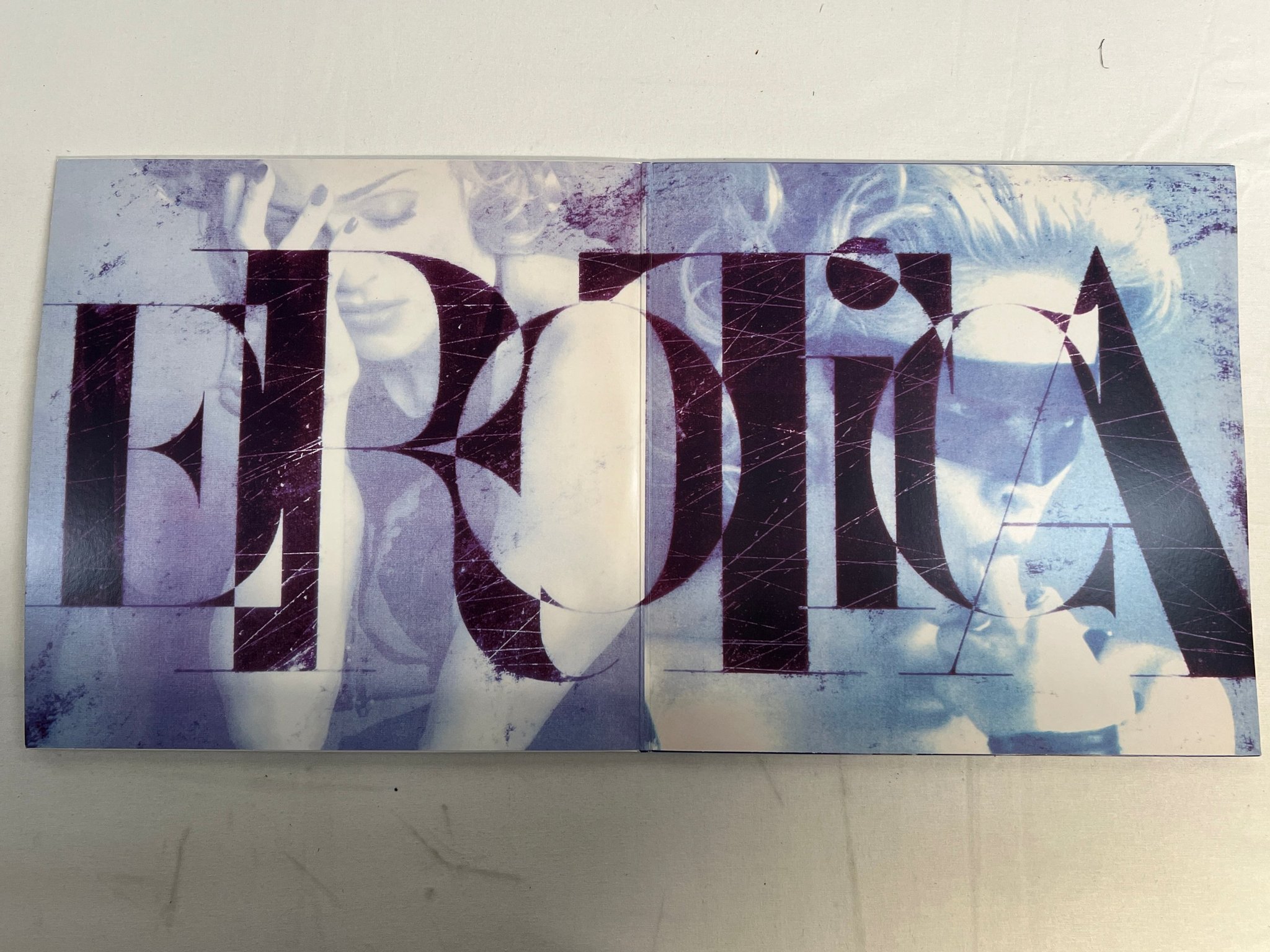 Omslagsbild för skivan MADONNA Erotica 2xLP 2019 EU SIRE 081227973568