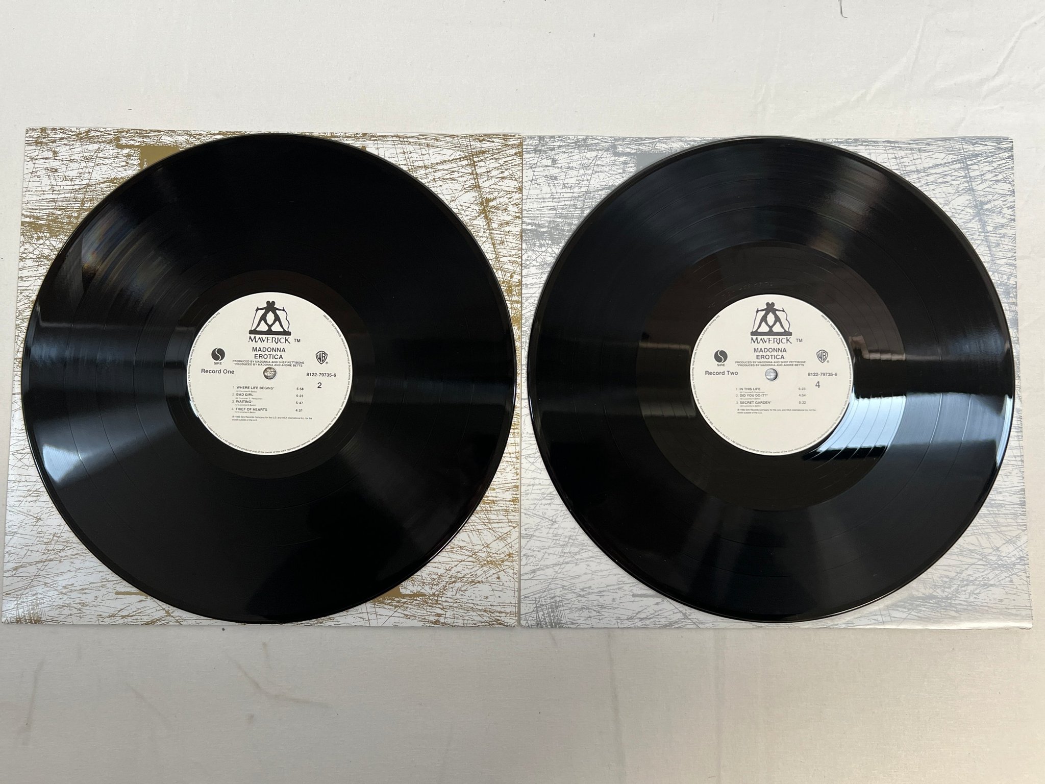 Omslagsbild för skivan MADONNA Erotica 2xLP 2019 EU SIRE 081227973568