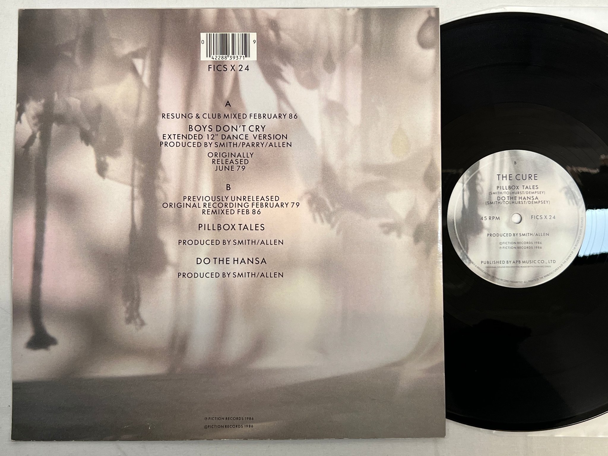 Omslagsbild för skivan THE CURE boys don't cry 12"single -86 UK FICTION FICS X 24