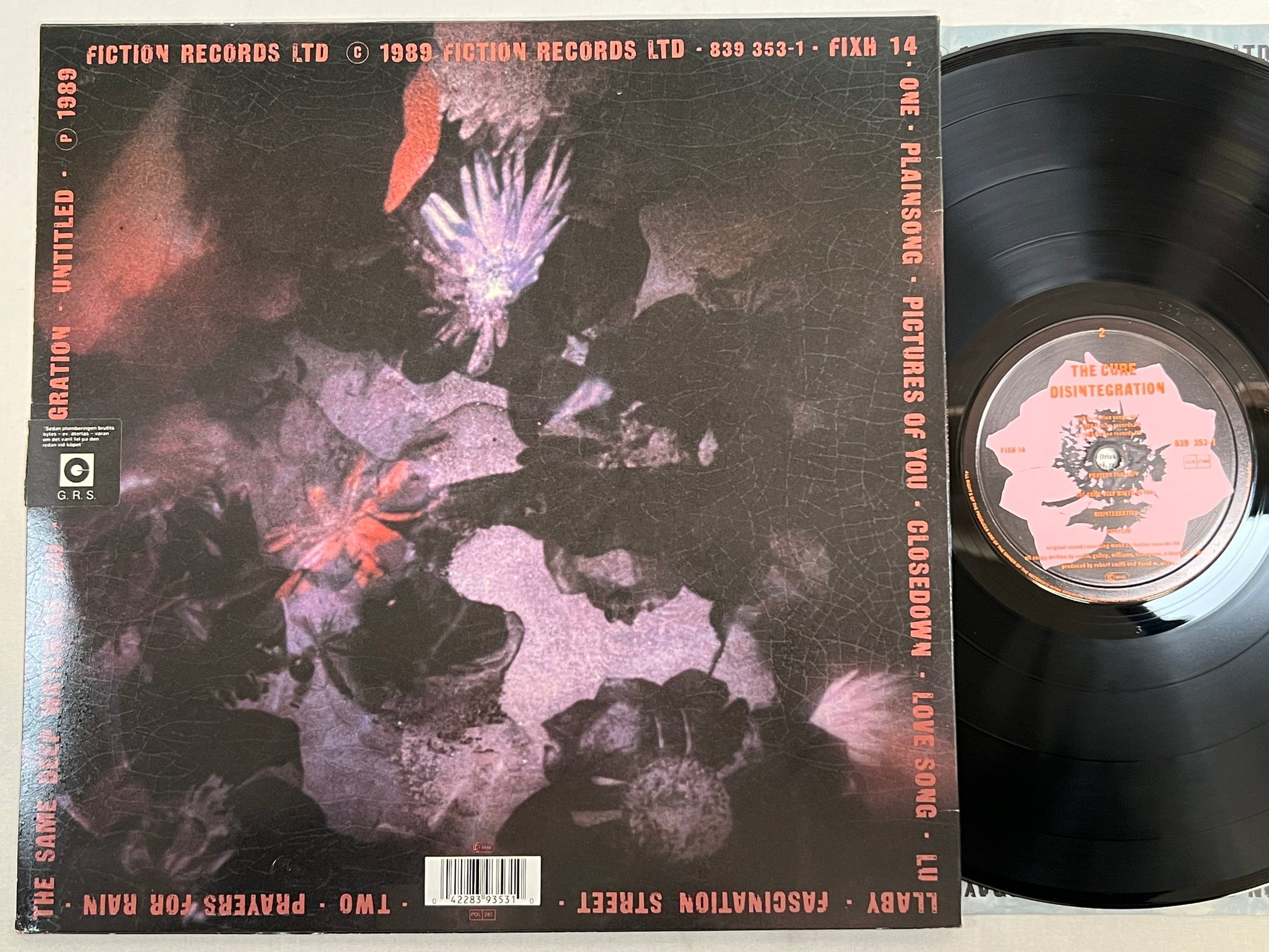 Omslagsbild för skivan THE CURE disintegration LP -89 Eu FICTION 839 353-1 smooth cover