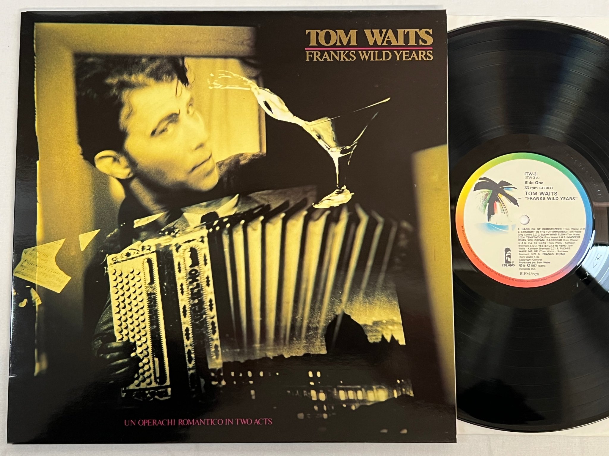 Omslagsbild för skivan TOM WAITS Franks wild years LP -87 ncb ISLAND ITW-3 