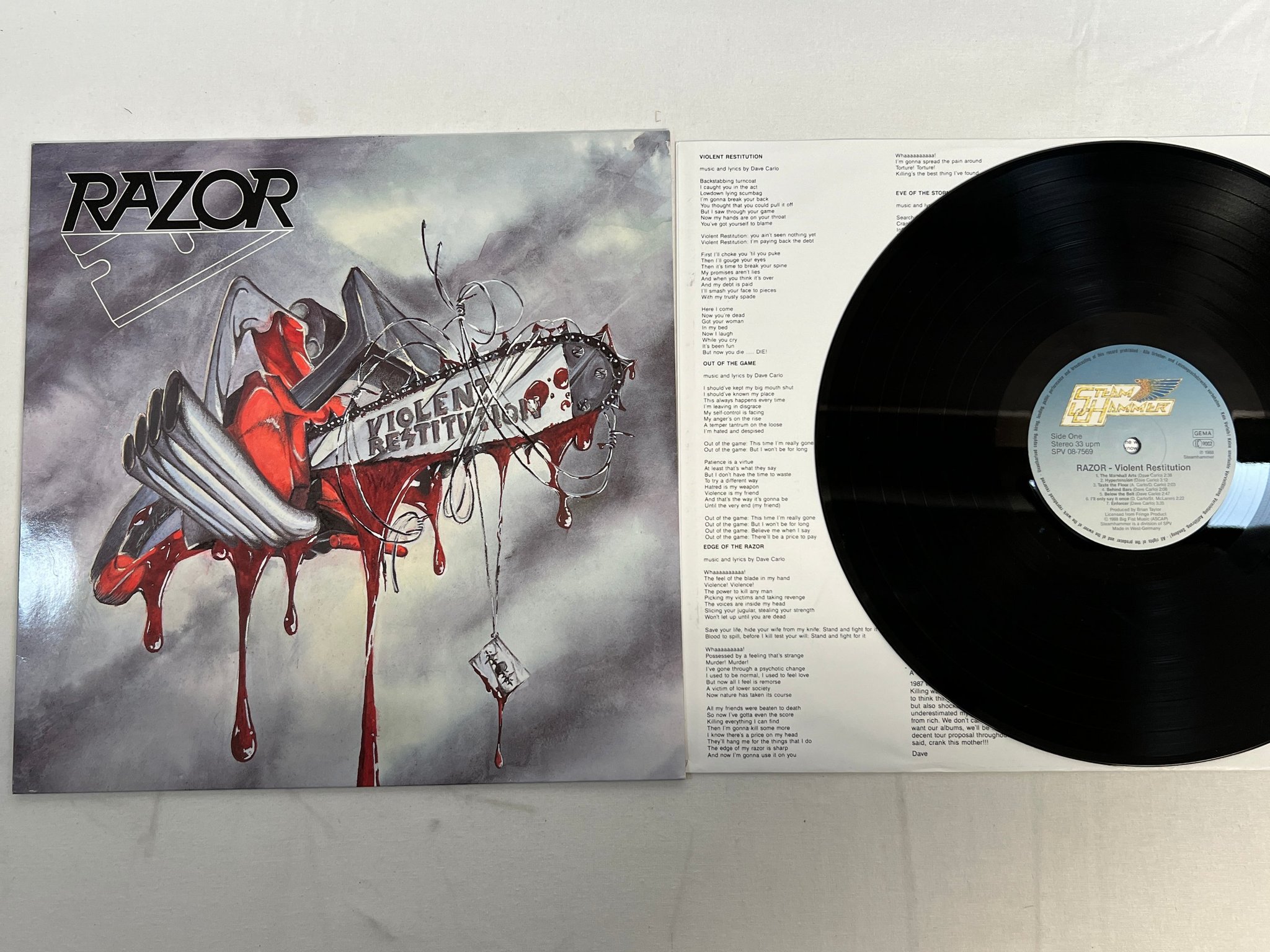 Omslagsbild för skivan RAZOR violent restitution LP -88 Ger STEAMHAMMER SPV 08-7569  speed metal