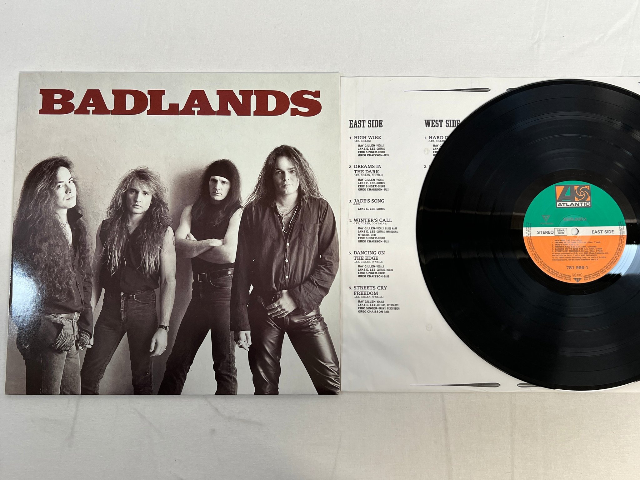 Omslagsbild för skivan BADLANDS s/t LP -89 ATLANTIC 781 966-1