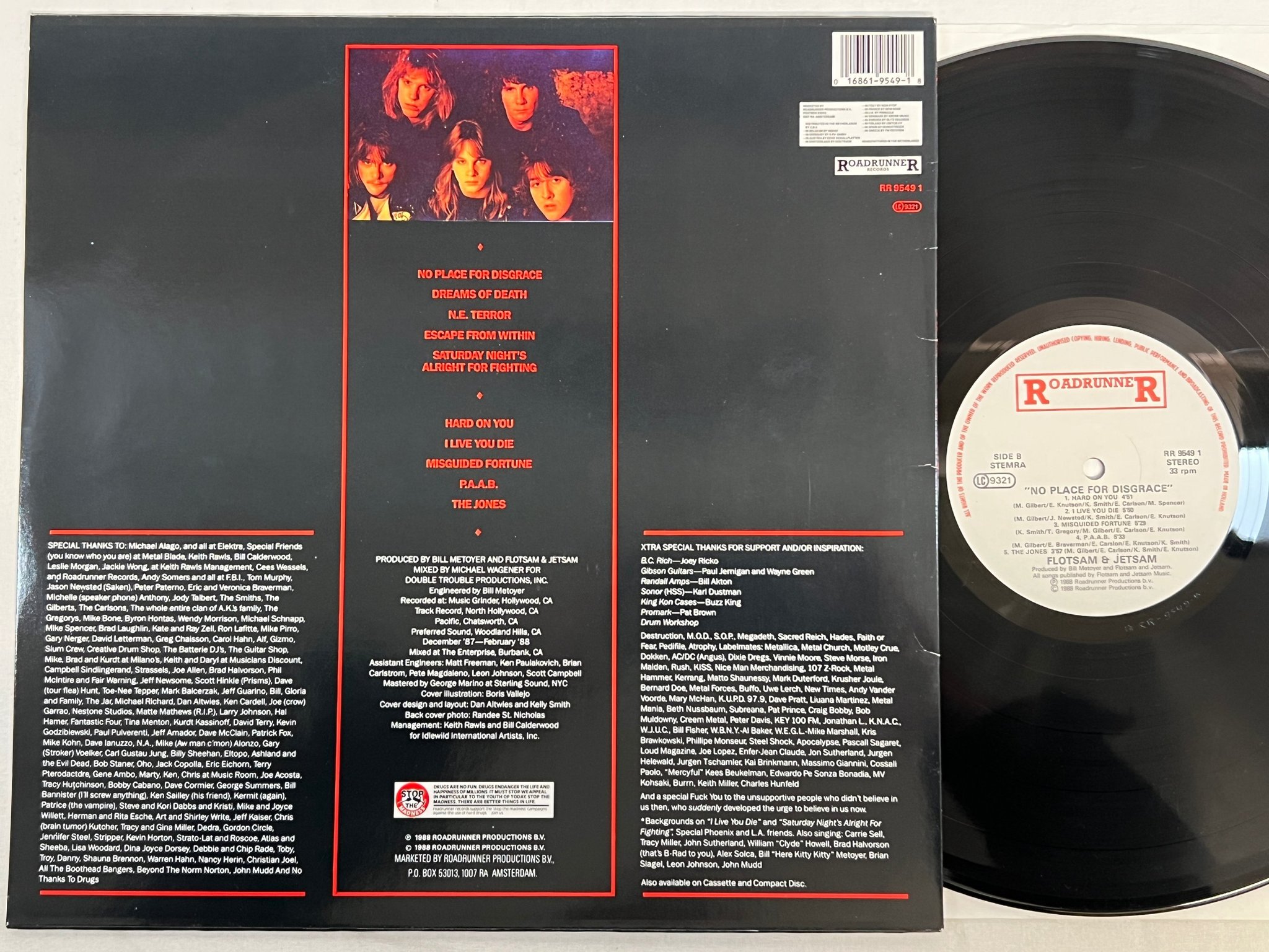 Omslagsbild för skivan FLOTSAM & JETSAM no place for disgrace LP -88 Hol ROADRUNNER RR 9549 1 trash