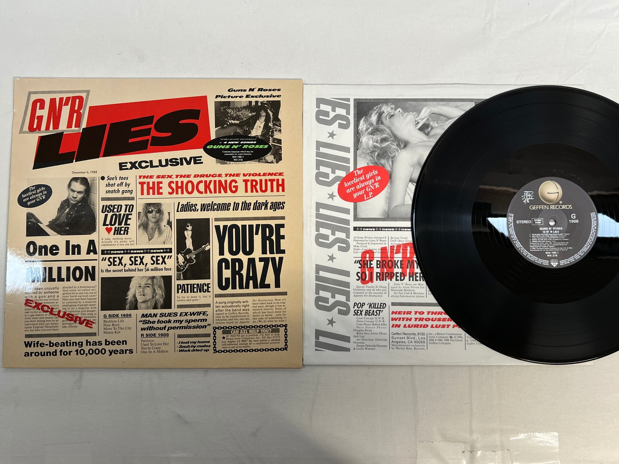 Omslagsbild för skivan GUNS N ROSES lies LP -88 Ger GEFFEN 924 198-1 uncencored inner