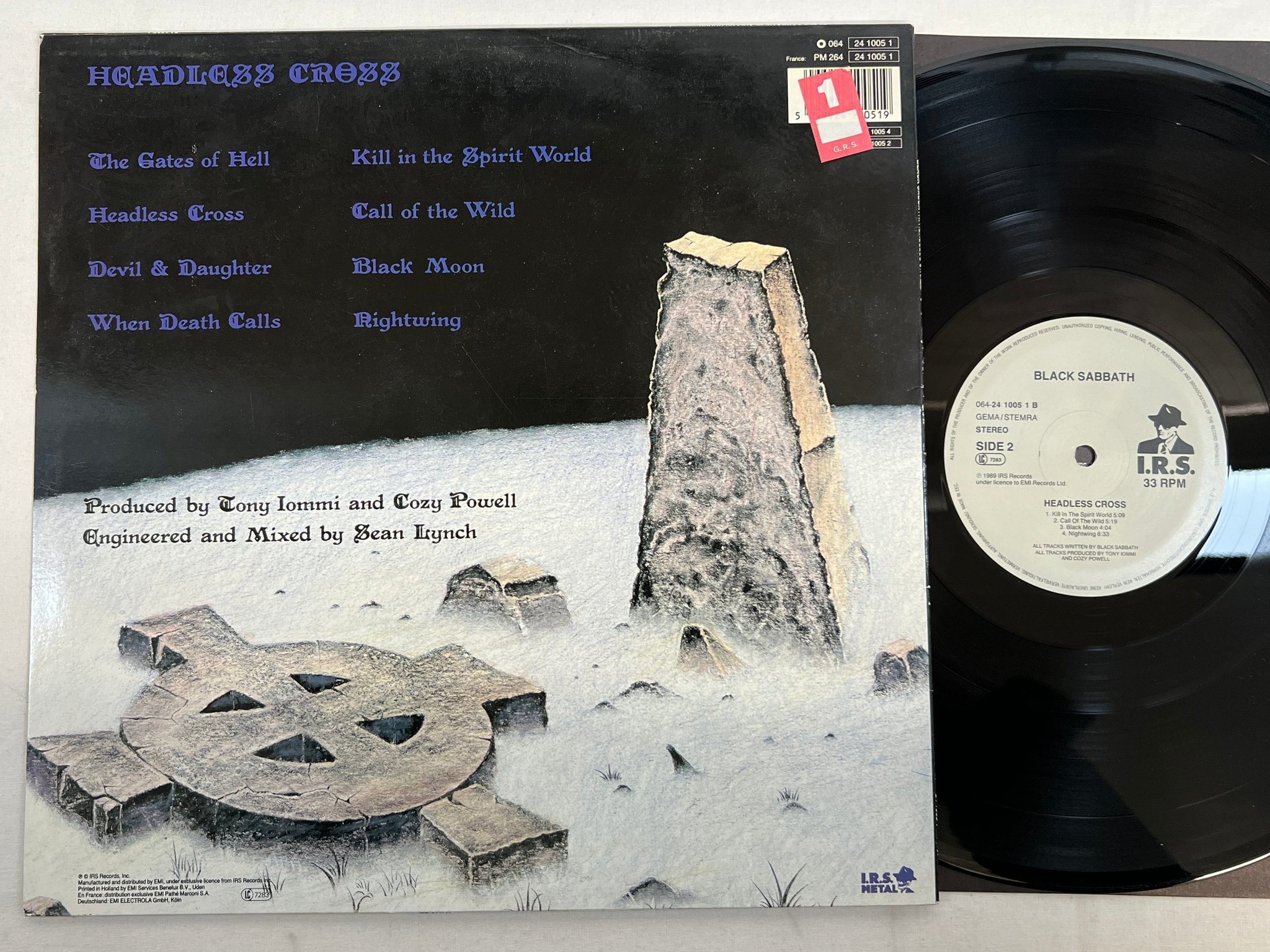 Omslagsbild för skivan BLACK SABBATH headless cross LP -89 IRS  064-24 1005 1 Ltd Ed 