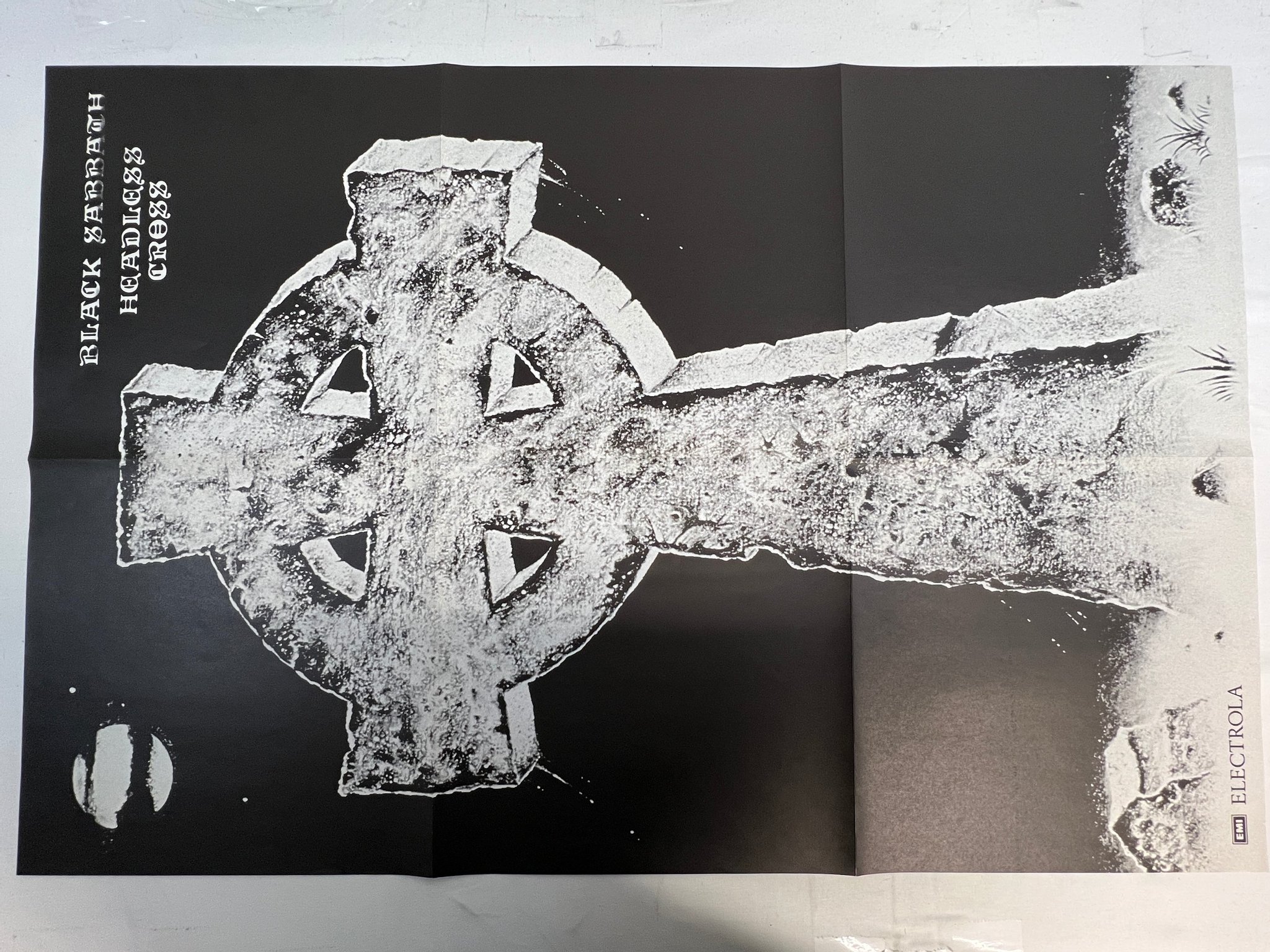 Omslagsbild för skivan BLACK SABBATH headless cross LP -89 IRS  064-24 1005 1 Ltd Ed 