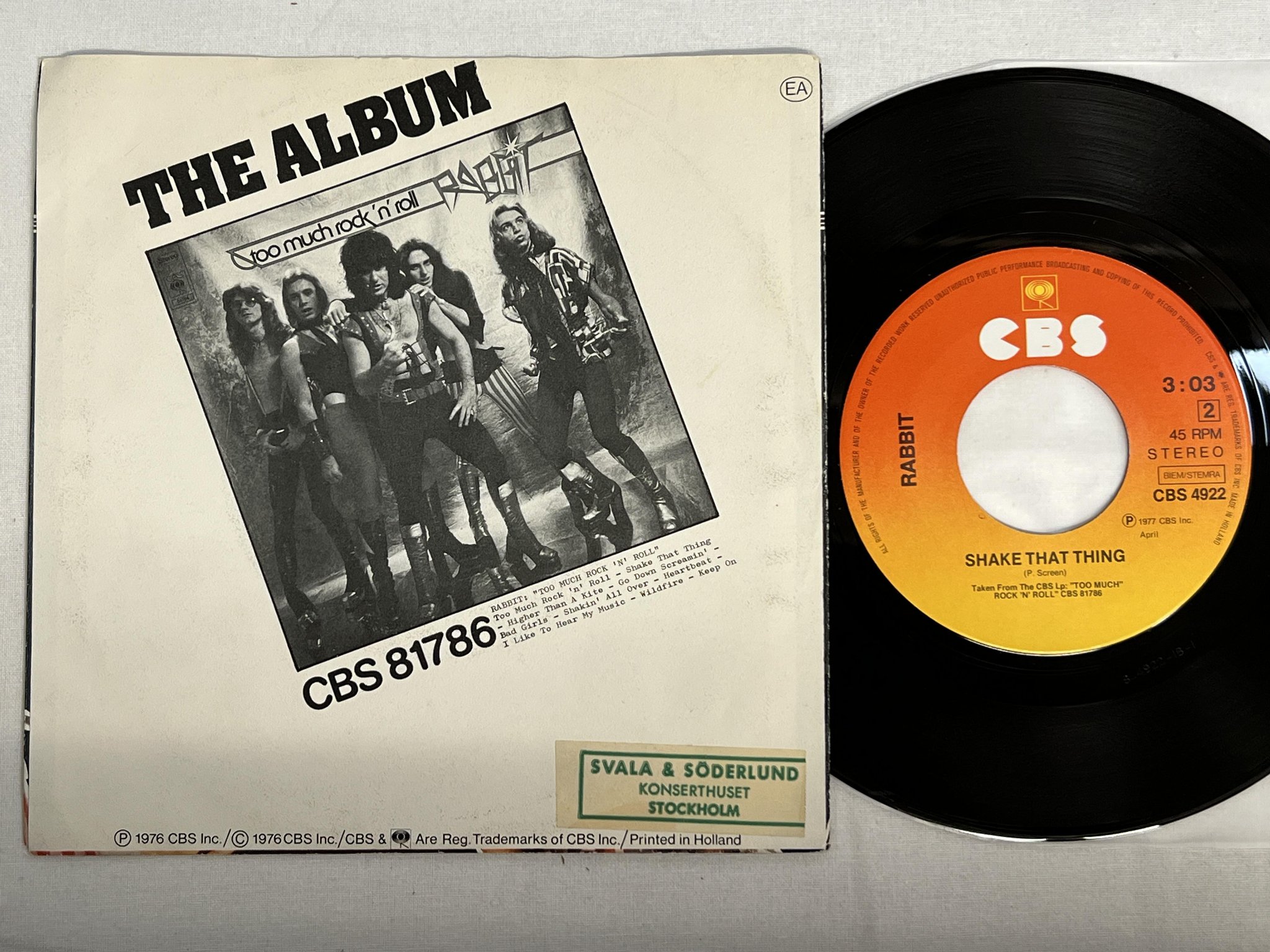 Omslagsbild för skivan RABBIT too much rock n roll 7" -77 Hol CBS 4922 