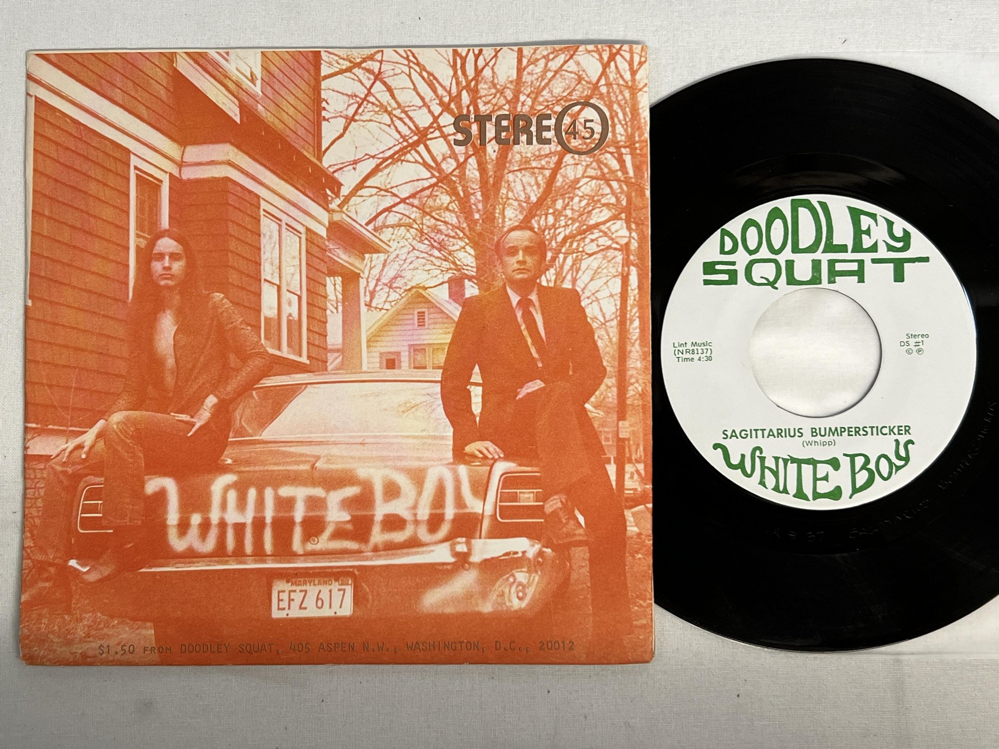 Omslagsbild för skivan WHITE BOY  Sagittarius Bumpersticker 7" -77 US DOODLEY SQUAT DS#1 punk / garage