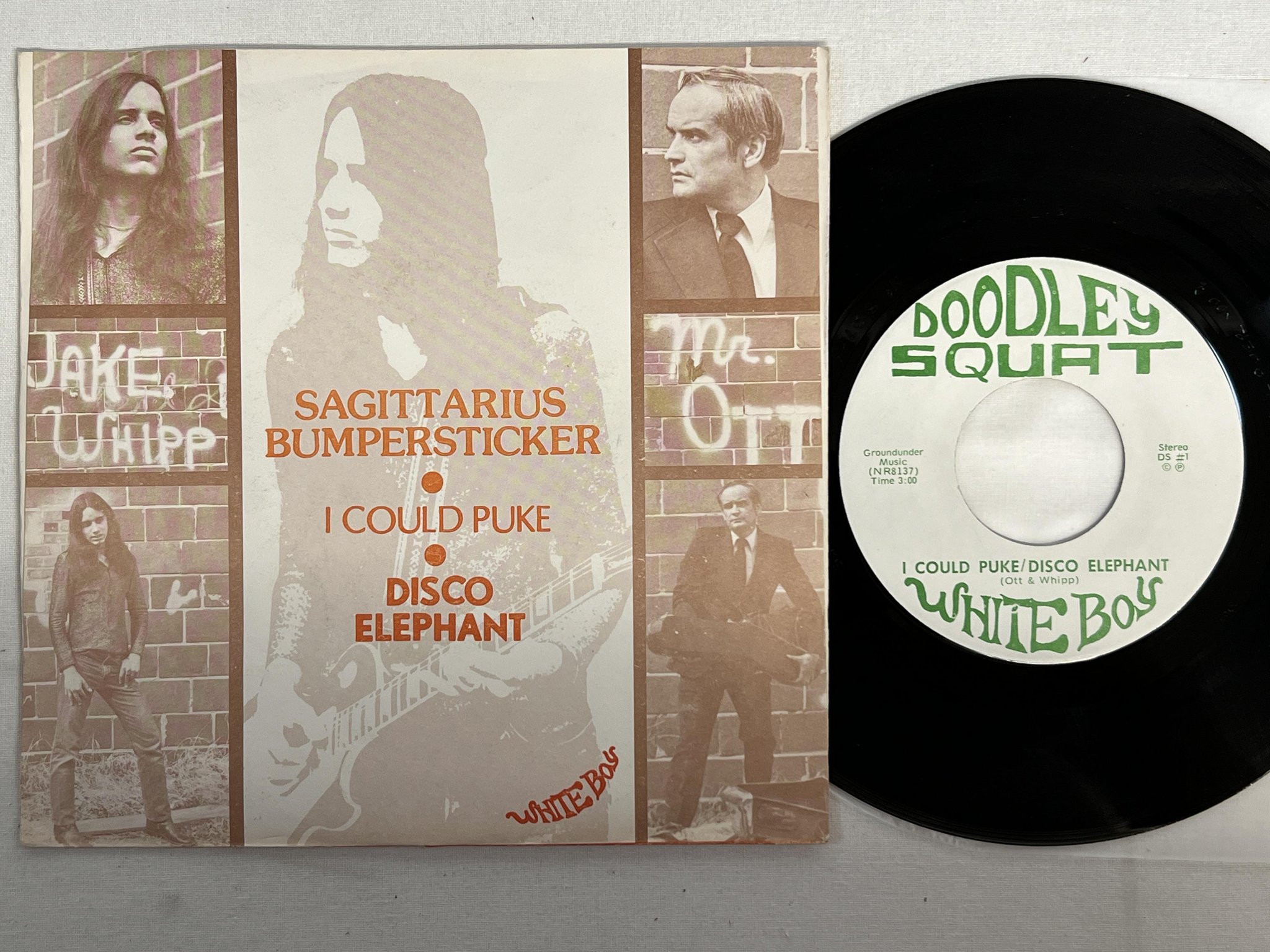 Omslagsbild för skivan WHITE BOY  Sagittarius Bumpersticker 7" -77 US DOODLEY SQUAT DS#1 punk / garage
