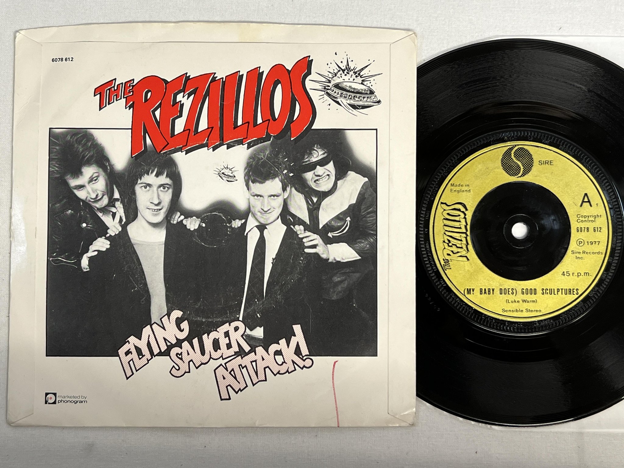 Omslagsbild för skivan THE REZILLOS good sculptures  7" -77 UK SIRE 6078 612 punk rock