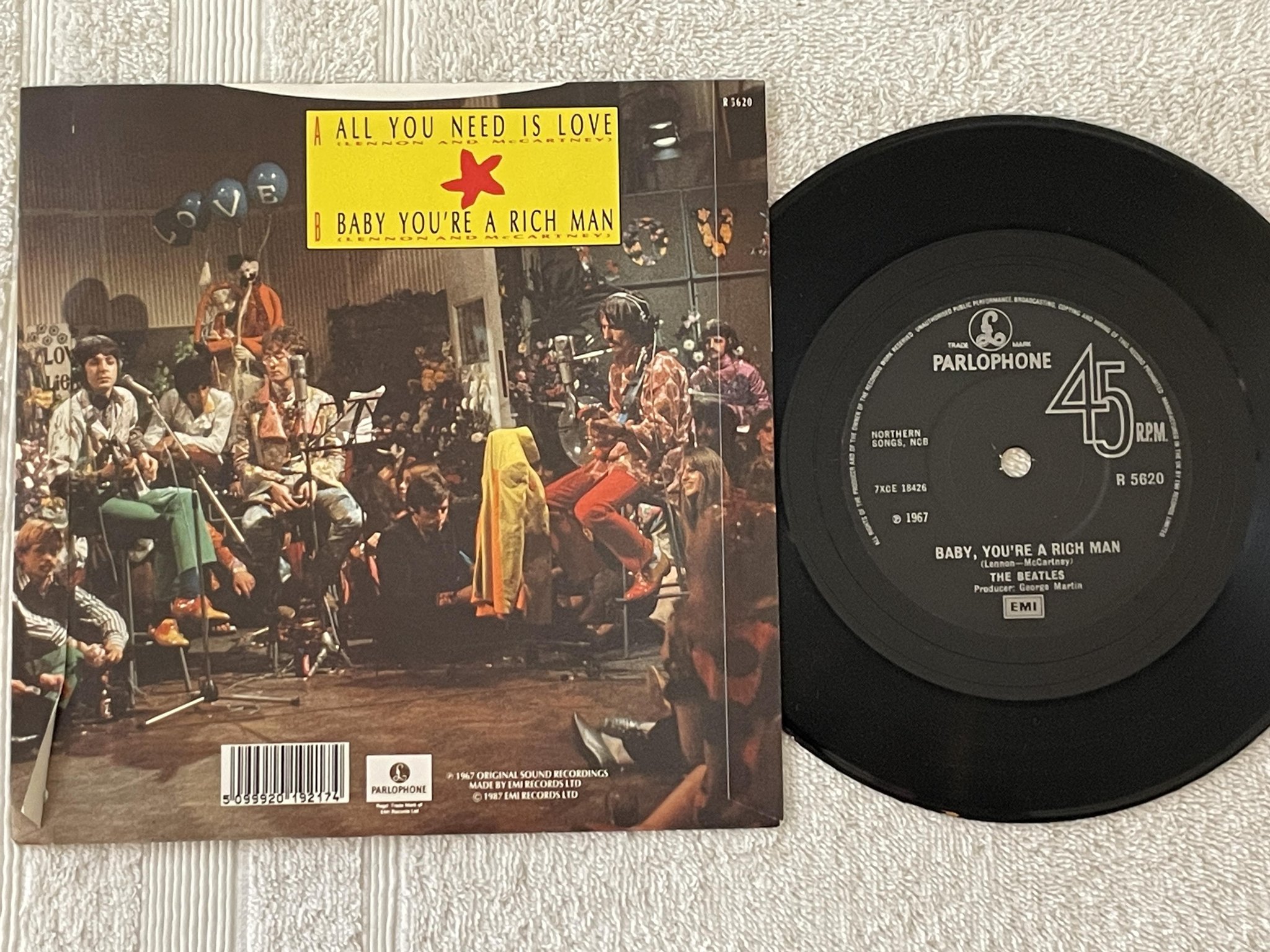 Omslagsbild för skivan THE BEATLES All You Need Is Love 7" -87 PARLOPHONE R5620