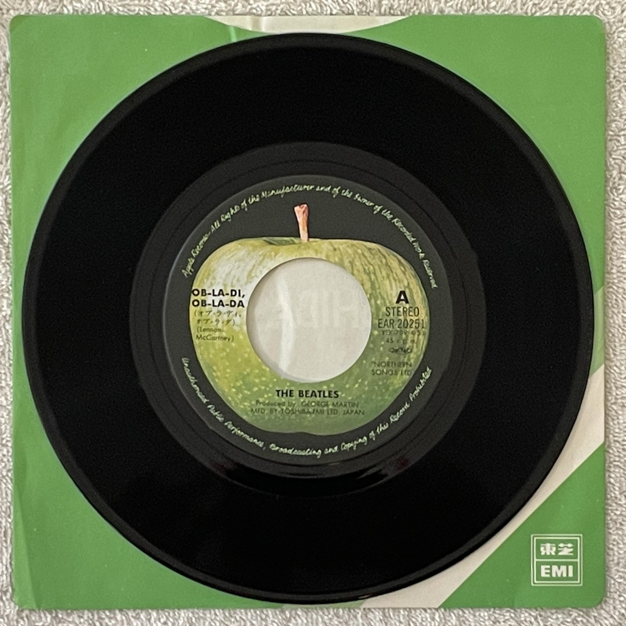Omslagsbild för skivan THE BEATLES Ob-La-Di, Ob-La-Da 7" -77 Japan APPLE EAR-20251