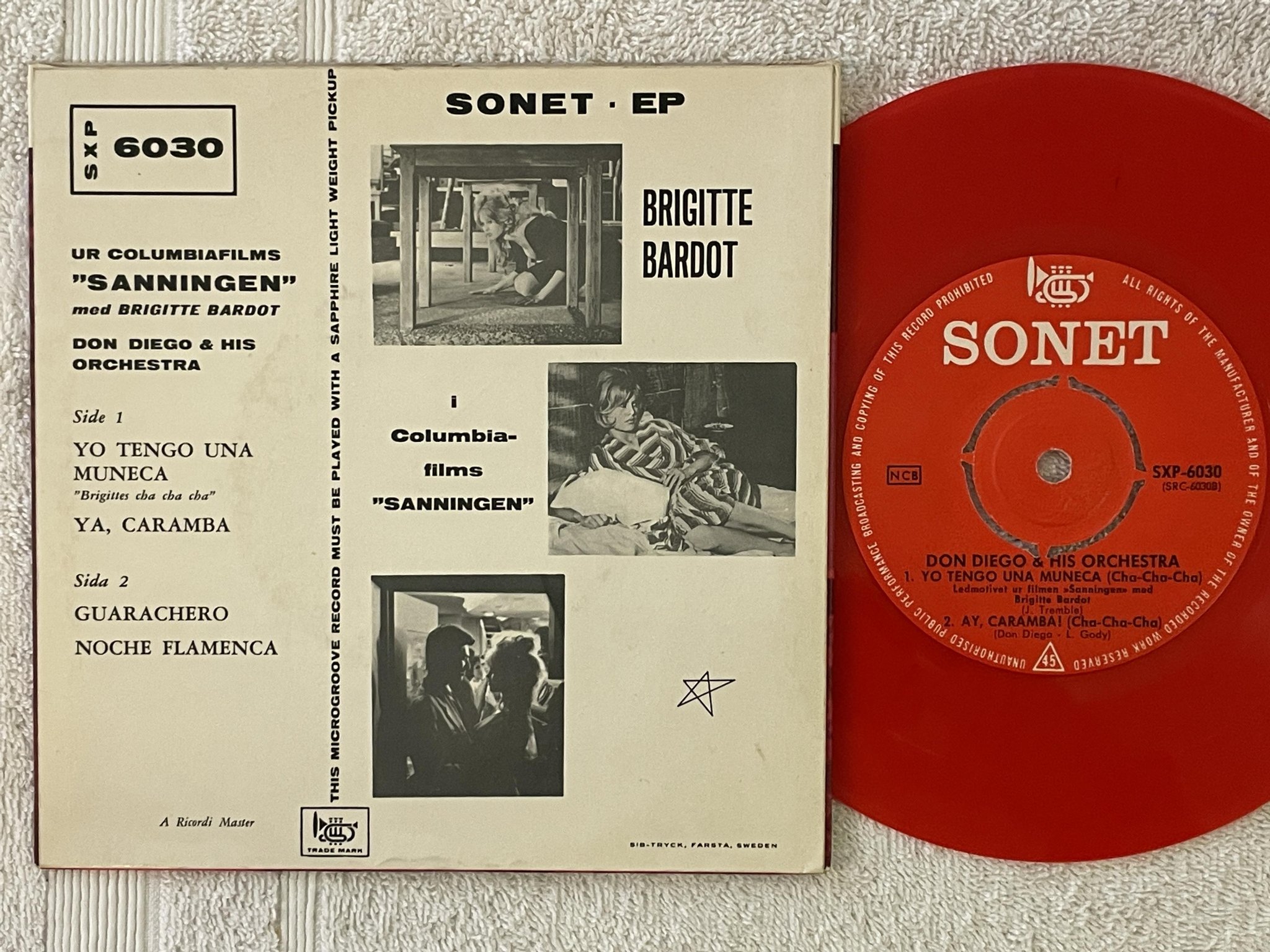 Omslagsbild för skivan Ur Filmen Sanningen Med Brigitte Bardot  7"ep Swe SONET red vinyl SXP-6030