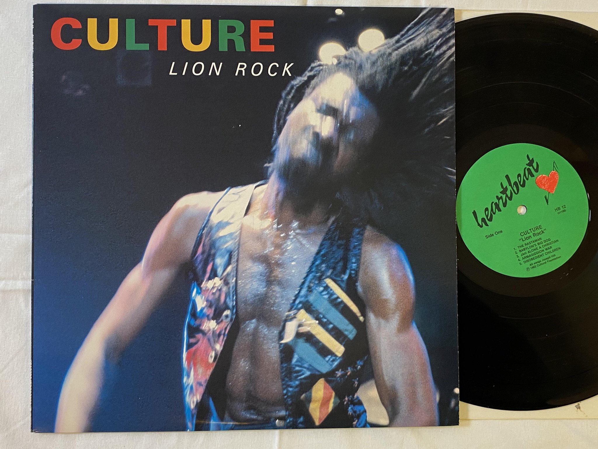 Omslagsbild för skivan CULTURE lion rock LP -82 US HEARTBEAT HB-12