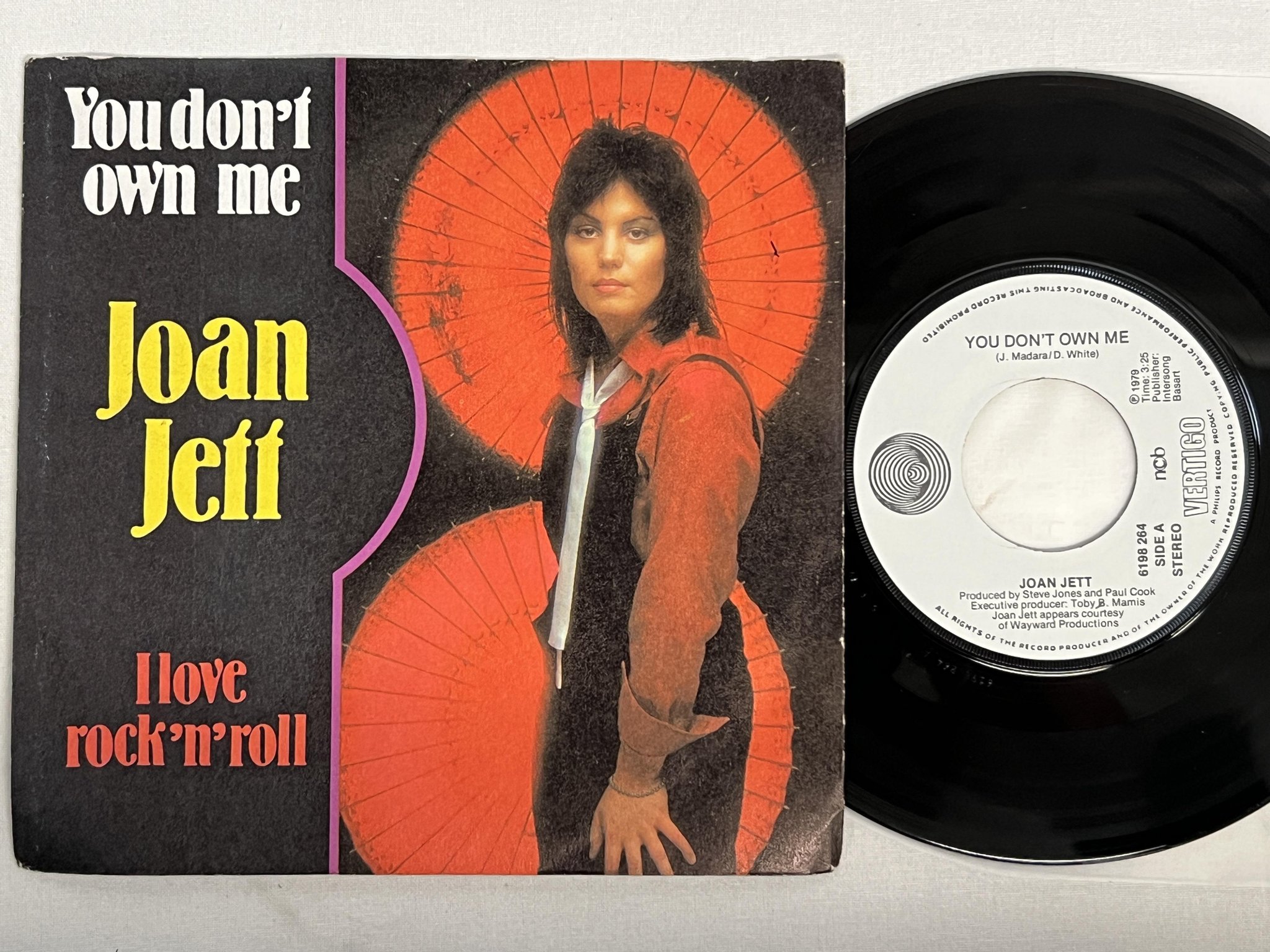 Omslagsbild för skivan JOAN JETT you don't own me 7" -79 Hol VERTIGO 6198 264 ** rare **