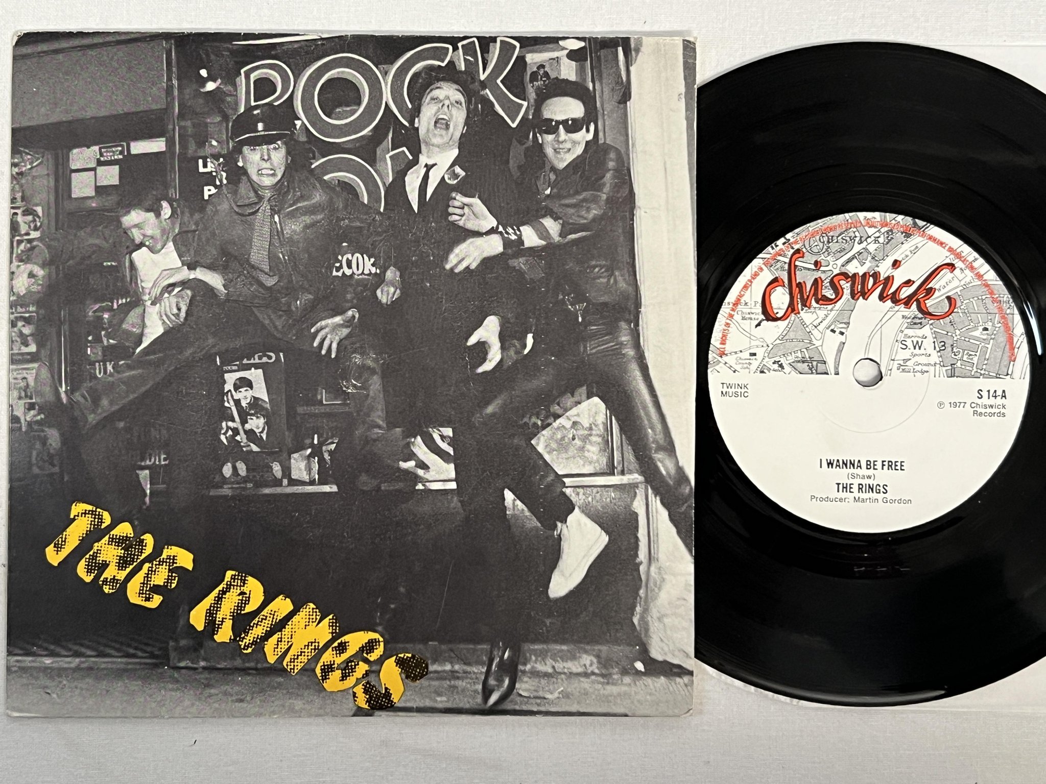 Omslagsbild för skivan THE RINGS I wanna be free 7"single -77 UK CHISWICK S 14 ** PUNK **