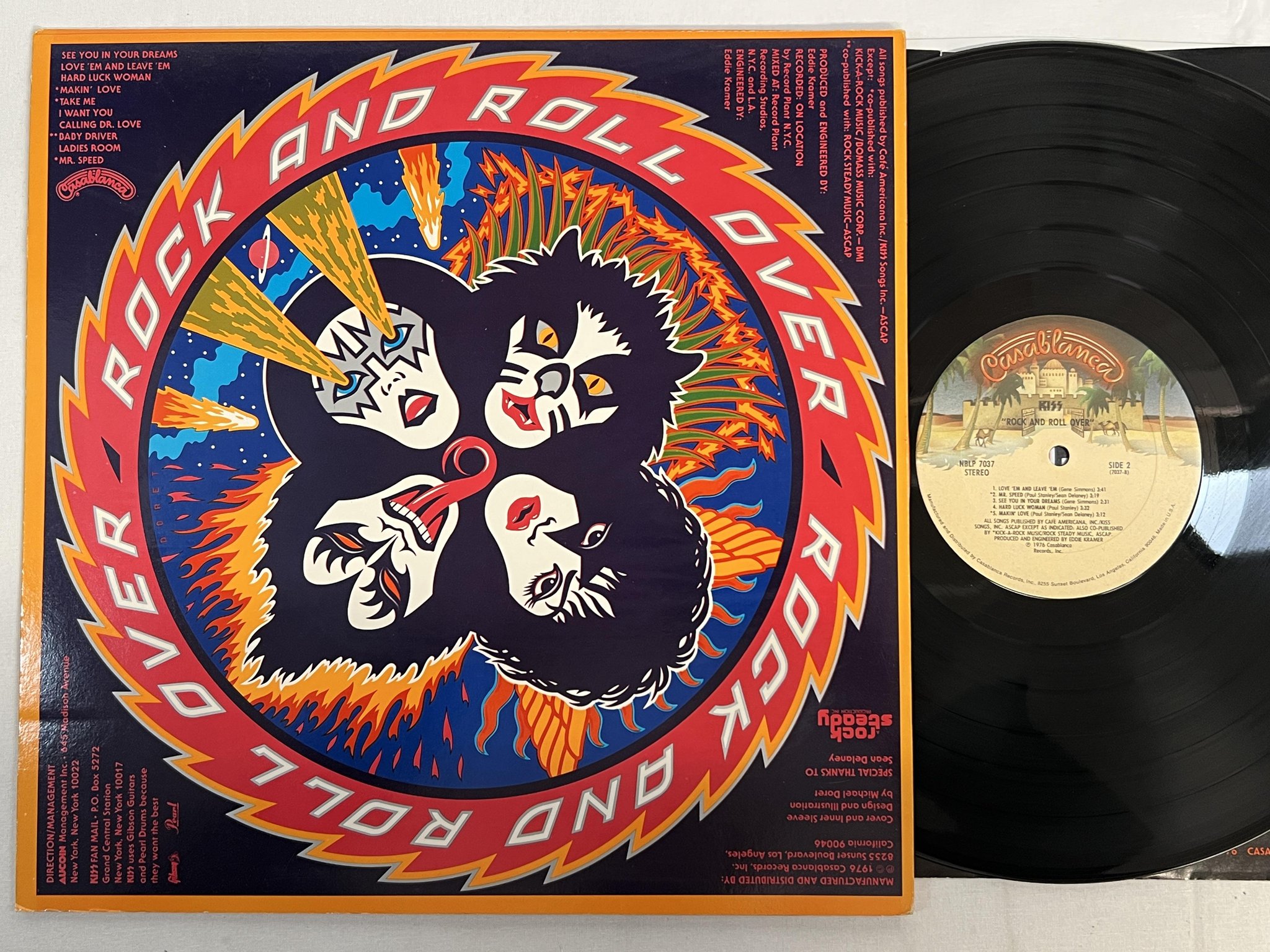 Omslagsbild för skivan KISS rock and roll over LP -76 US CASABLANCA NBLP 7037 w/ stickers 