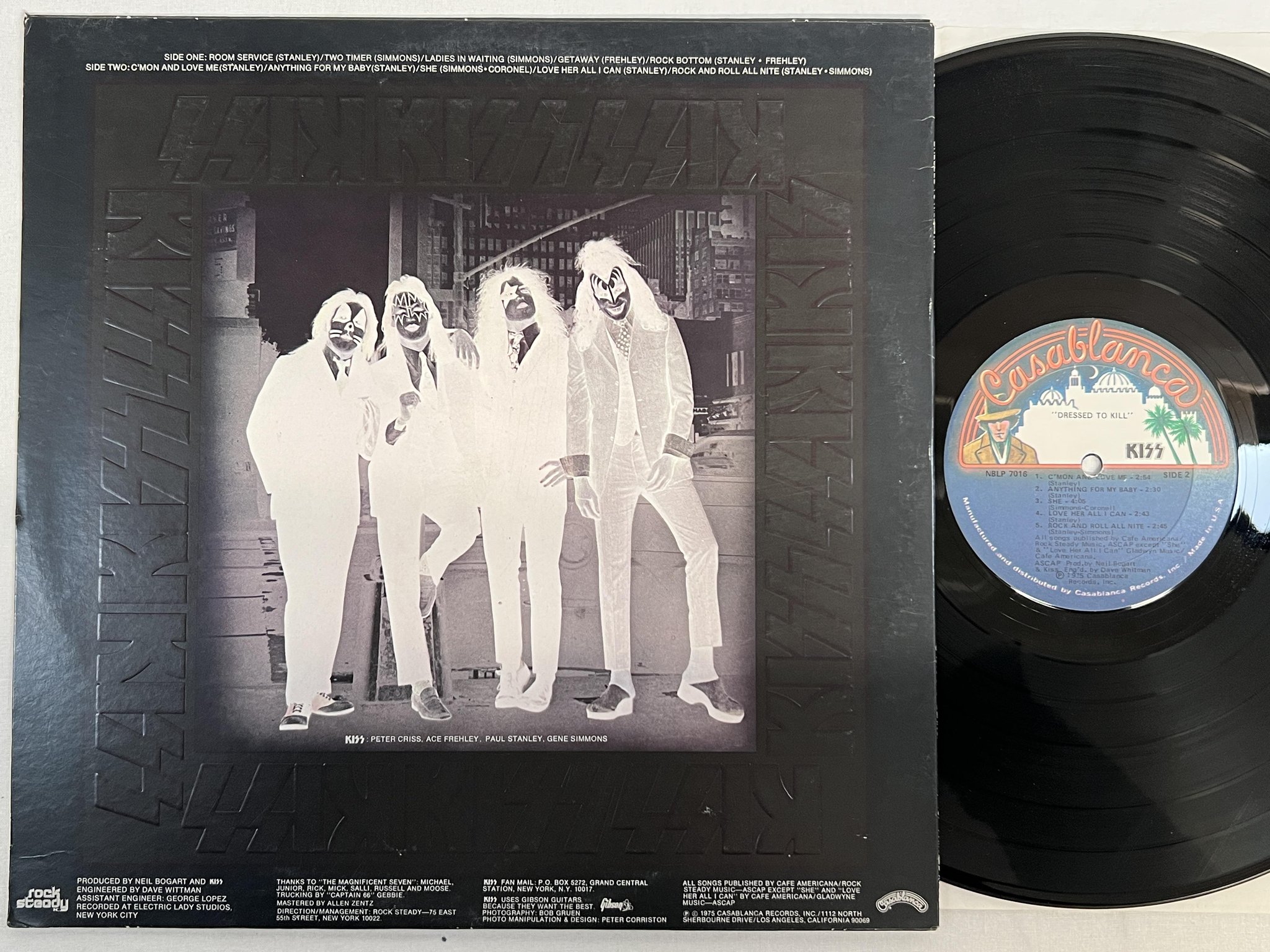Omslagsbild för skivan KISS dressed to kill LP -75 US CASABLANCA NBLP 7016