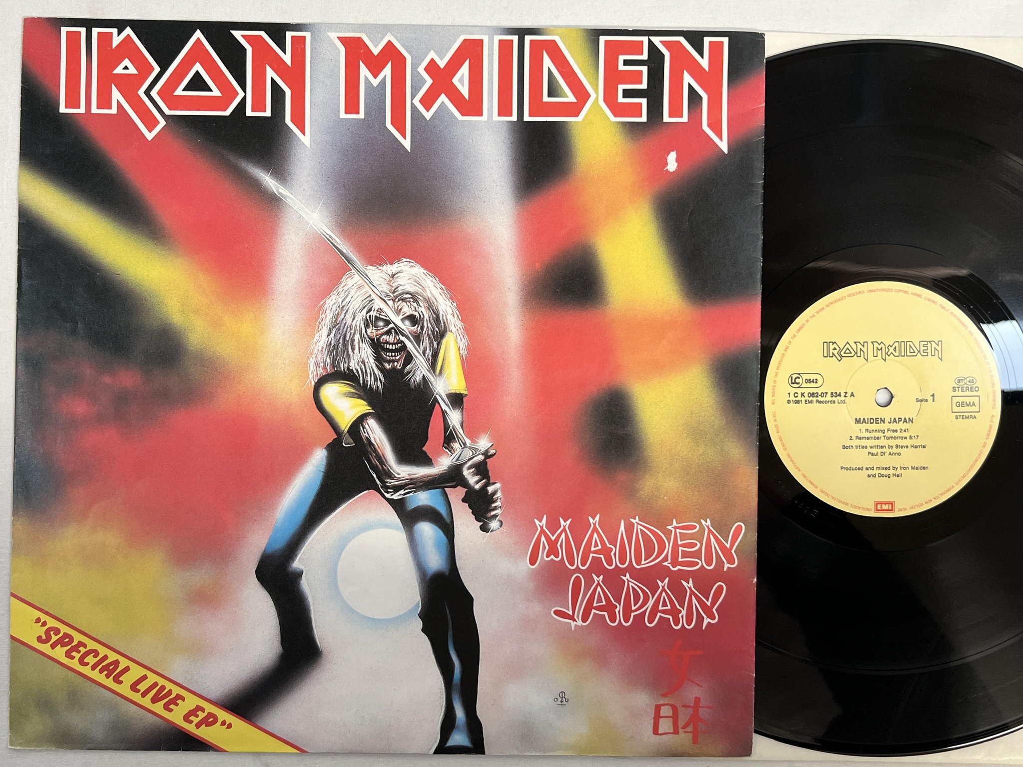 Omslagsbild för skivan IRON MAIDEN maiden Japan 12"single -81 Hol EMI 1C K 062-07534Z