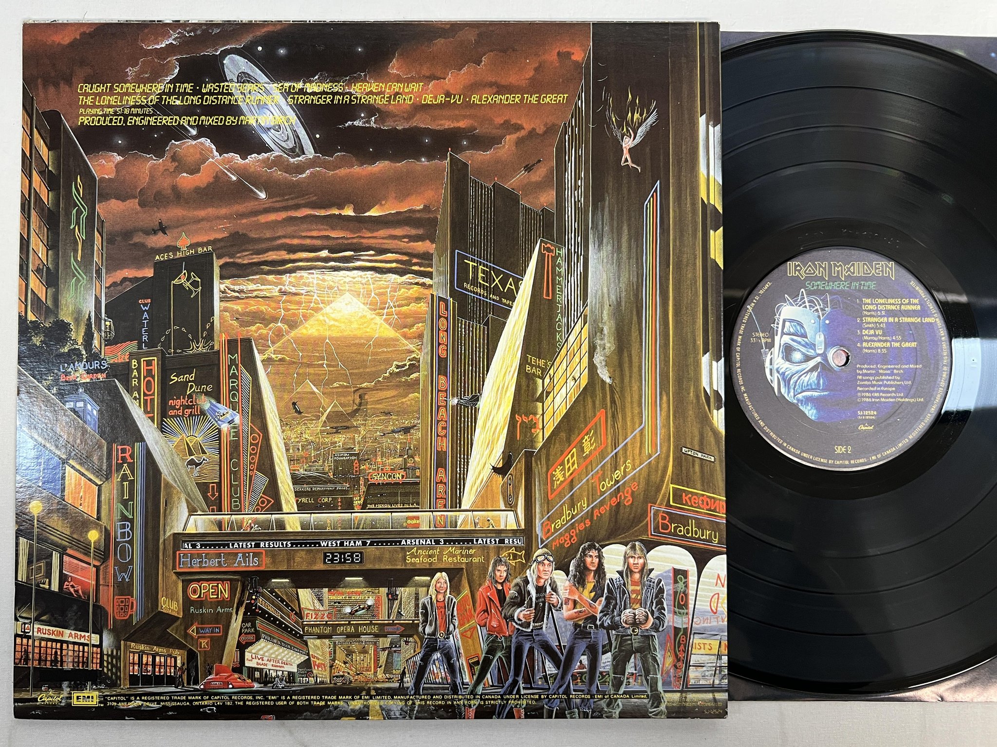 Omslagsbild för skivan IRON MAIDEN somewhere in time LP -86 Can CAPITOL SJ 12524