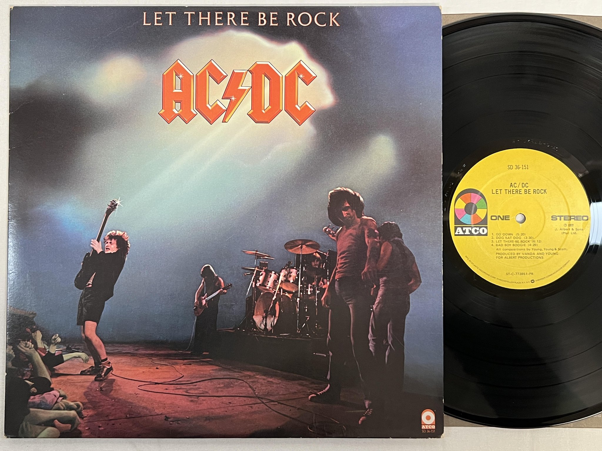 Omslagsbild för skivan AC/DC let there be rock LP -77 US ATCO SD 36-151