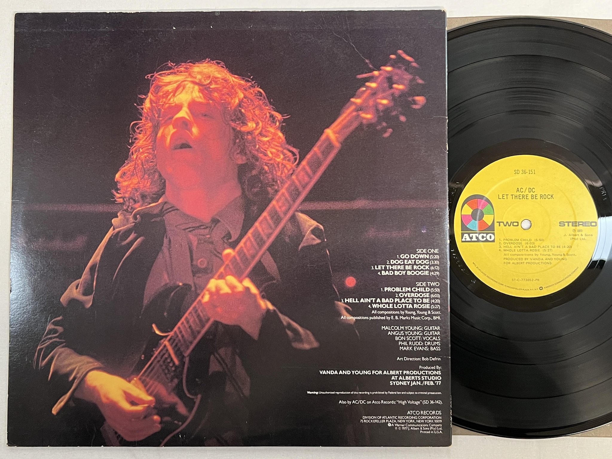 Omslagsbild för skivan AC/DC let there be rock LP -77 US ATCO SD 36-151