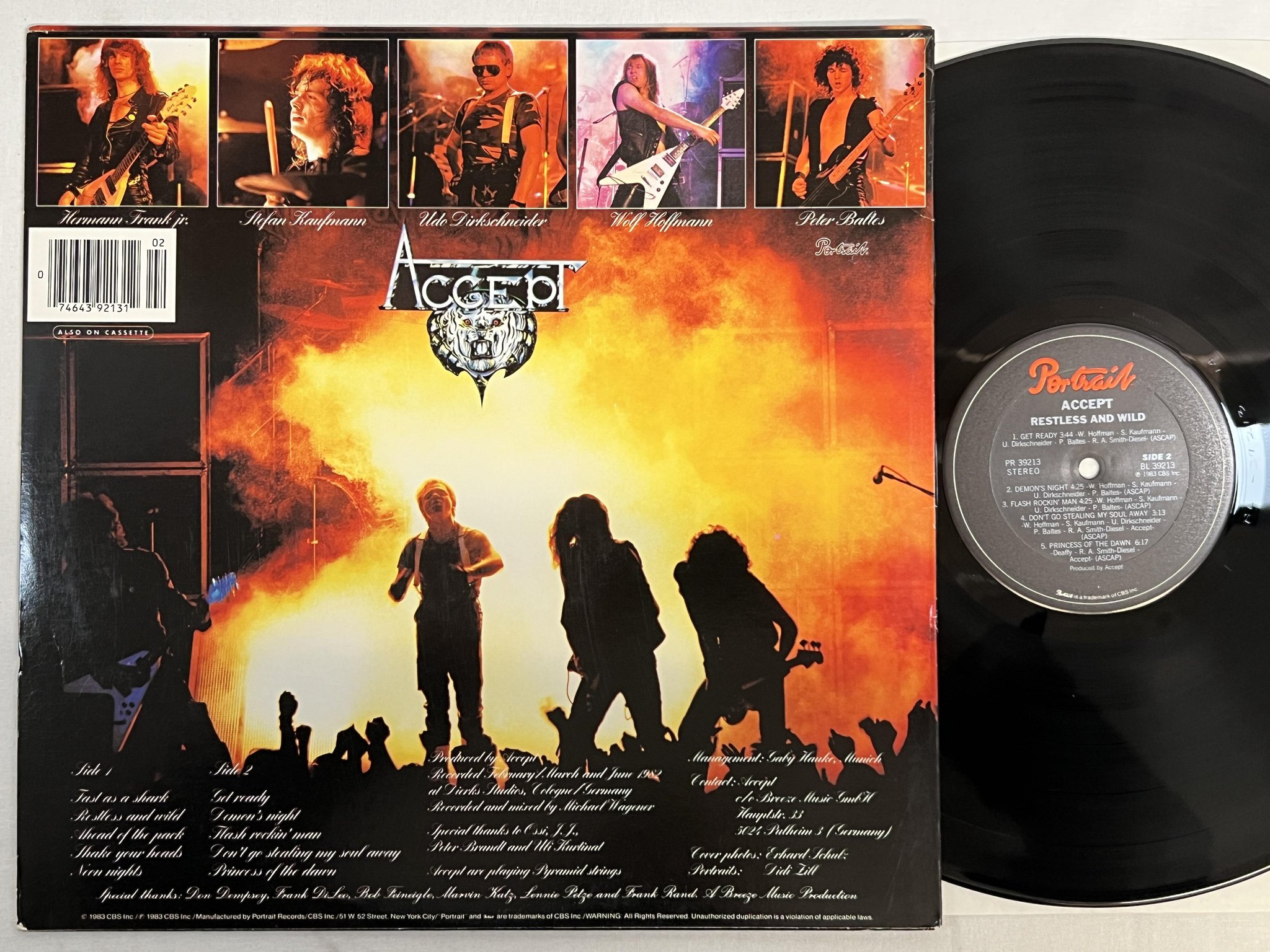 Omslagsbild för skivan ACCEPT restless and wild LP -83 US PORTRAIT PR 39213