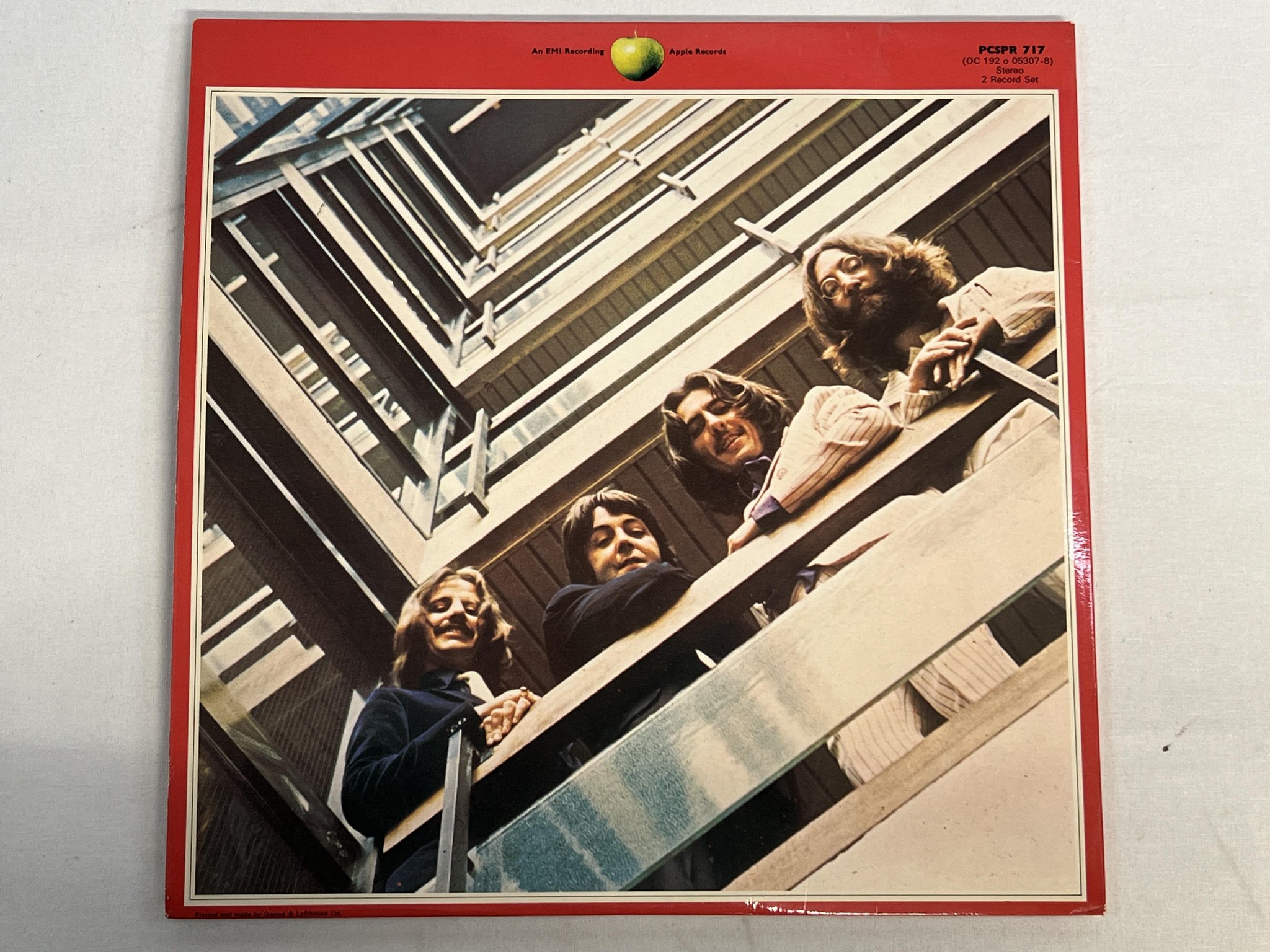 Omslagsbild för skivan THE BEATLES 1962-1966 2xLP UK APPLE red vinyl PCS 7172