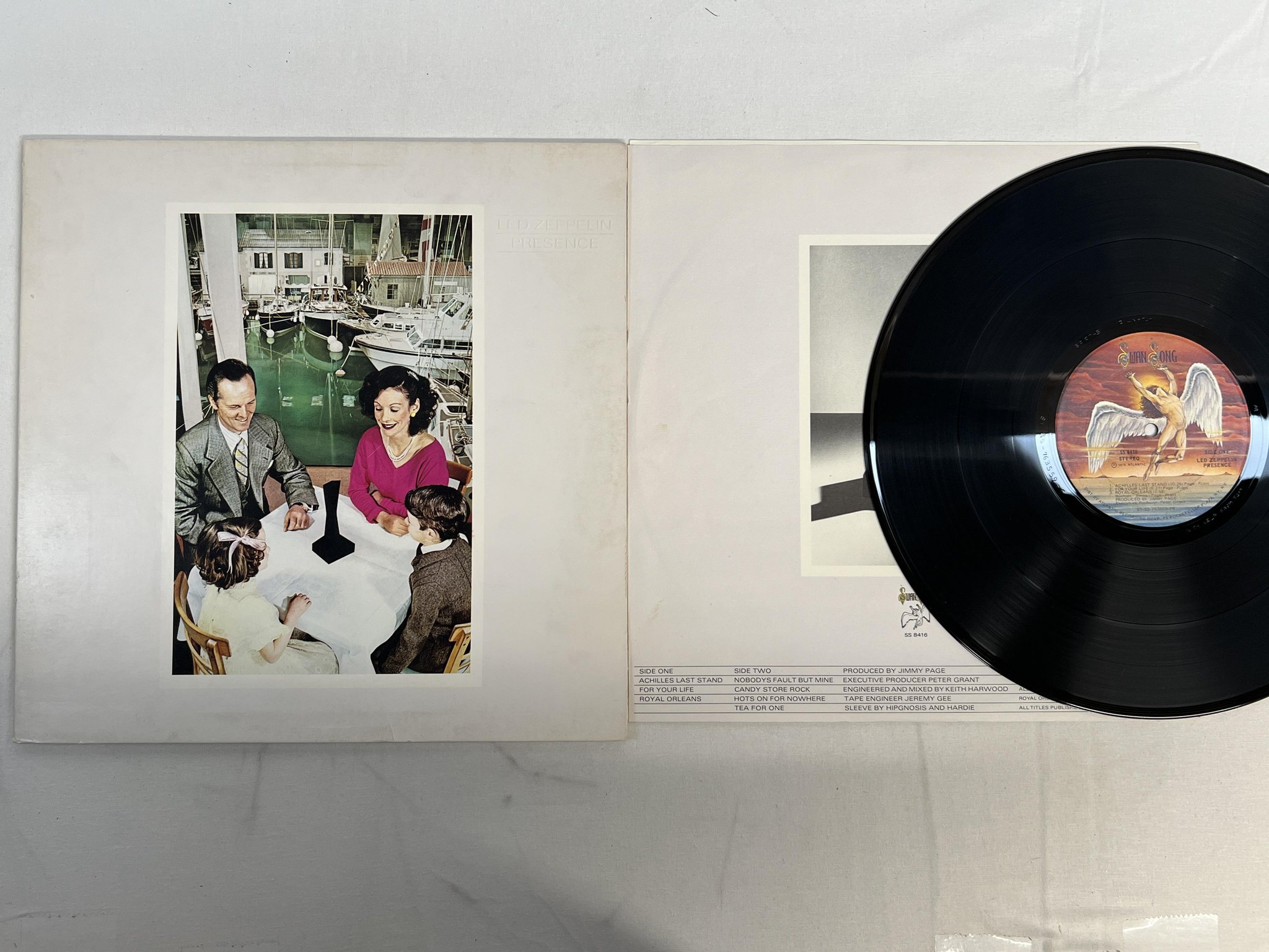 Omslagsbild för skivan LED ZEPPELIN presence LP -76 US SWAN SONG SS 8416