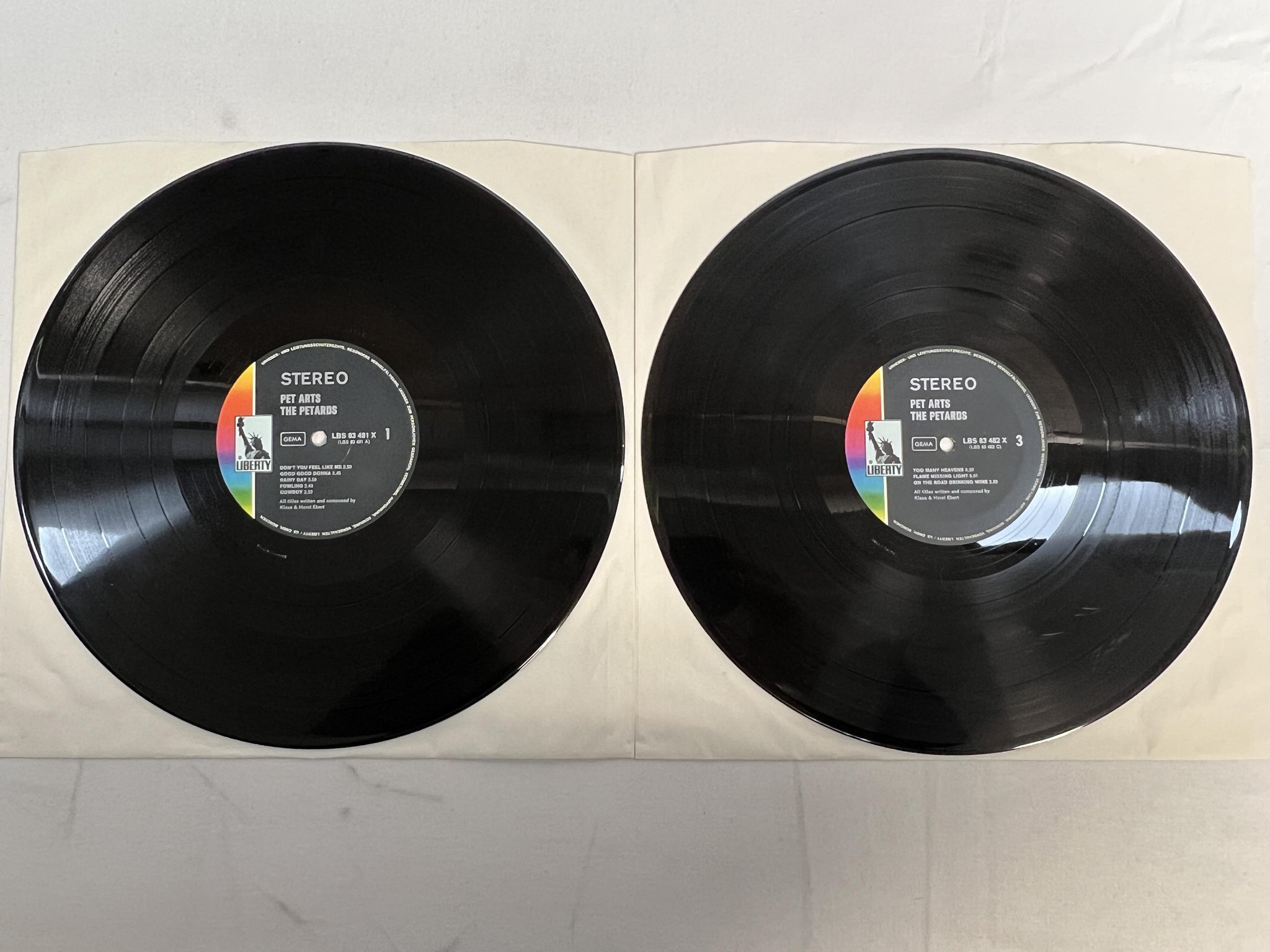 Omslagsbild för skivan THE PETARDS  Pet Arts 2xLP -71 Ger LIBERTY LBS 83 481/82 X krautrock