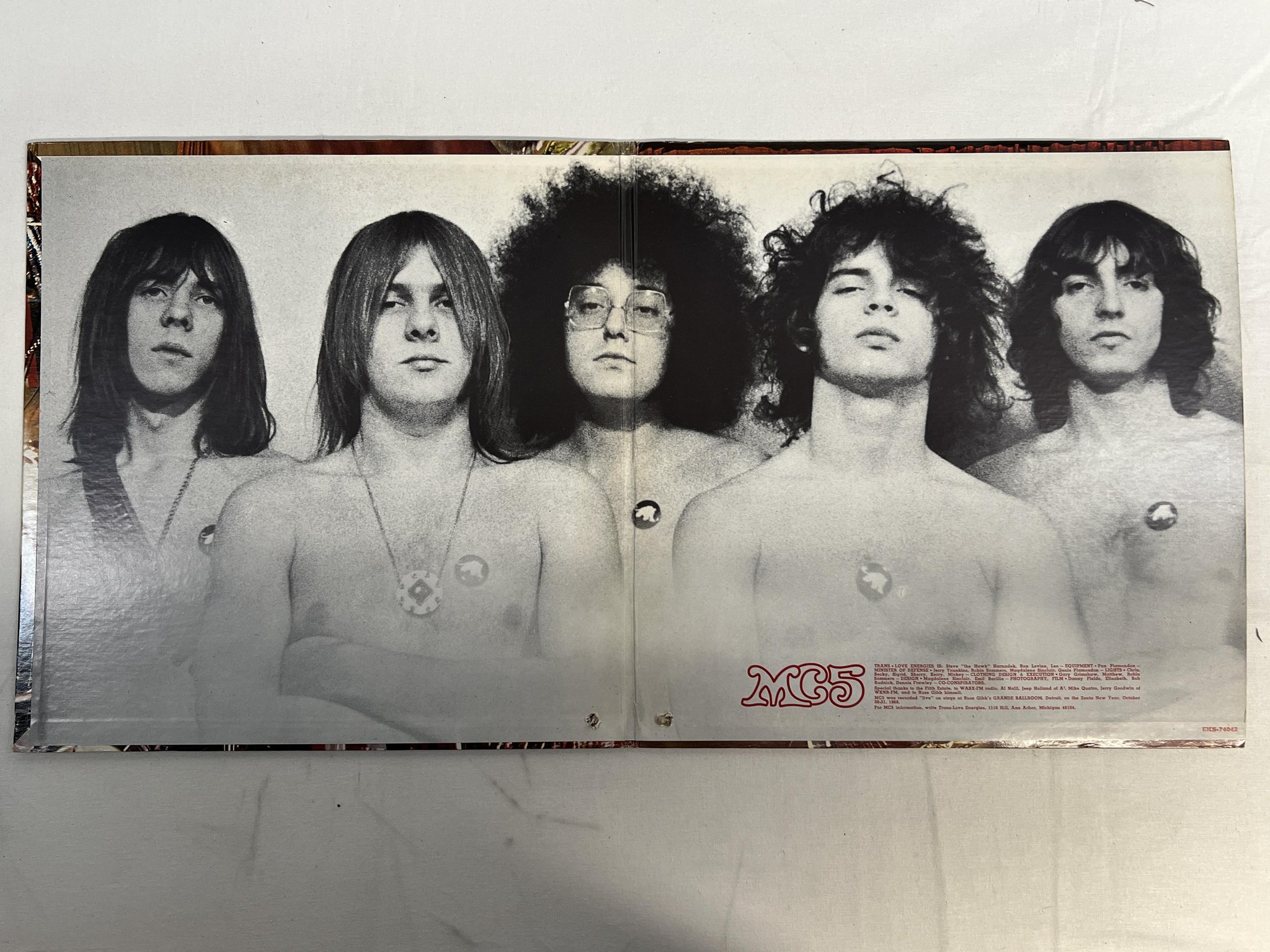 Omslagsbild för skivan MC5 kick out the jams LP US ELEKTRA EKS 74042 cencored version