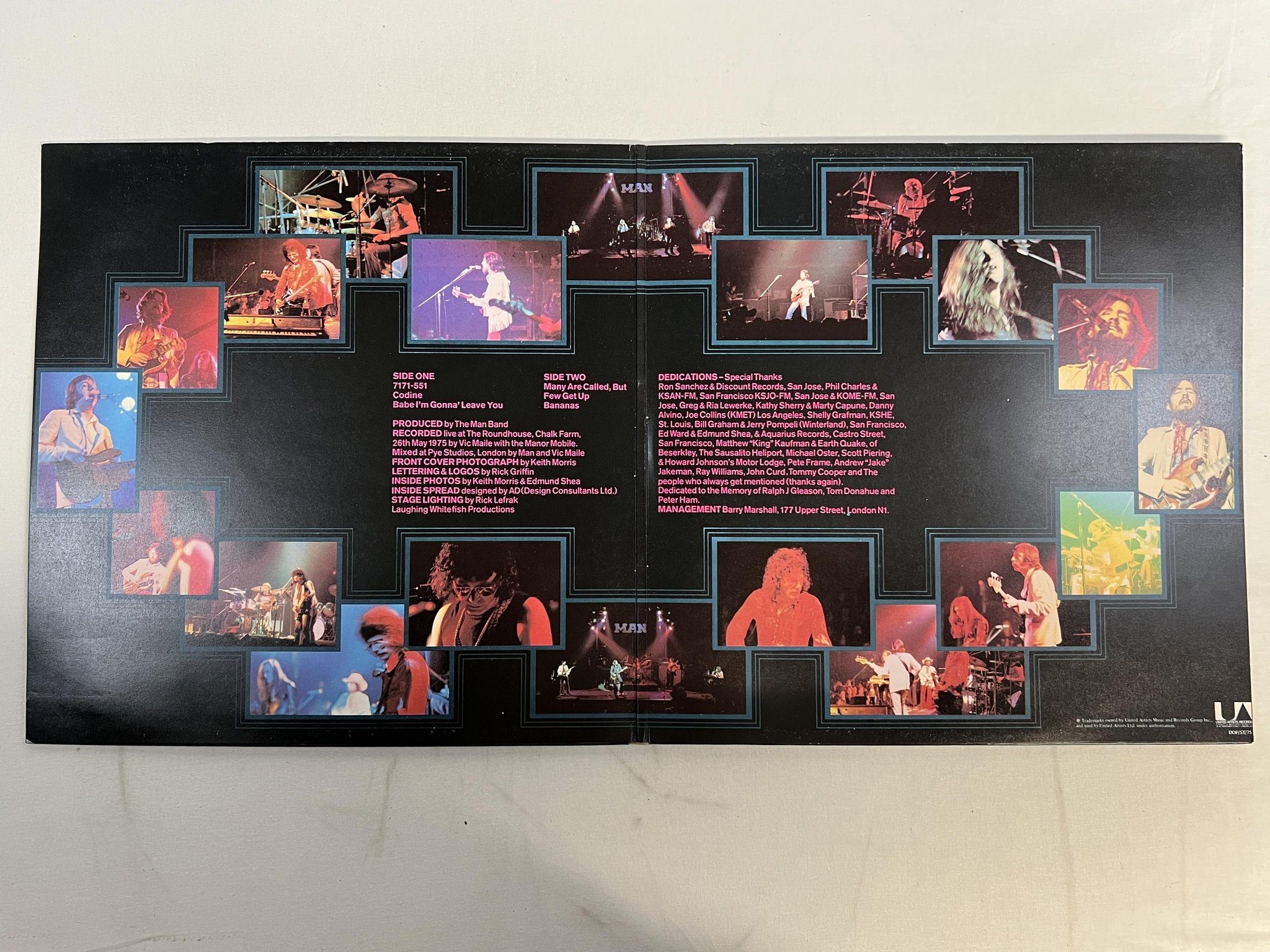 Omslagsbild för skivan MAN Maximum Darkness LP -75 UK UNITED UAG 29872