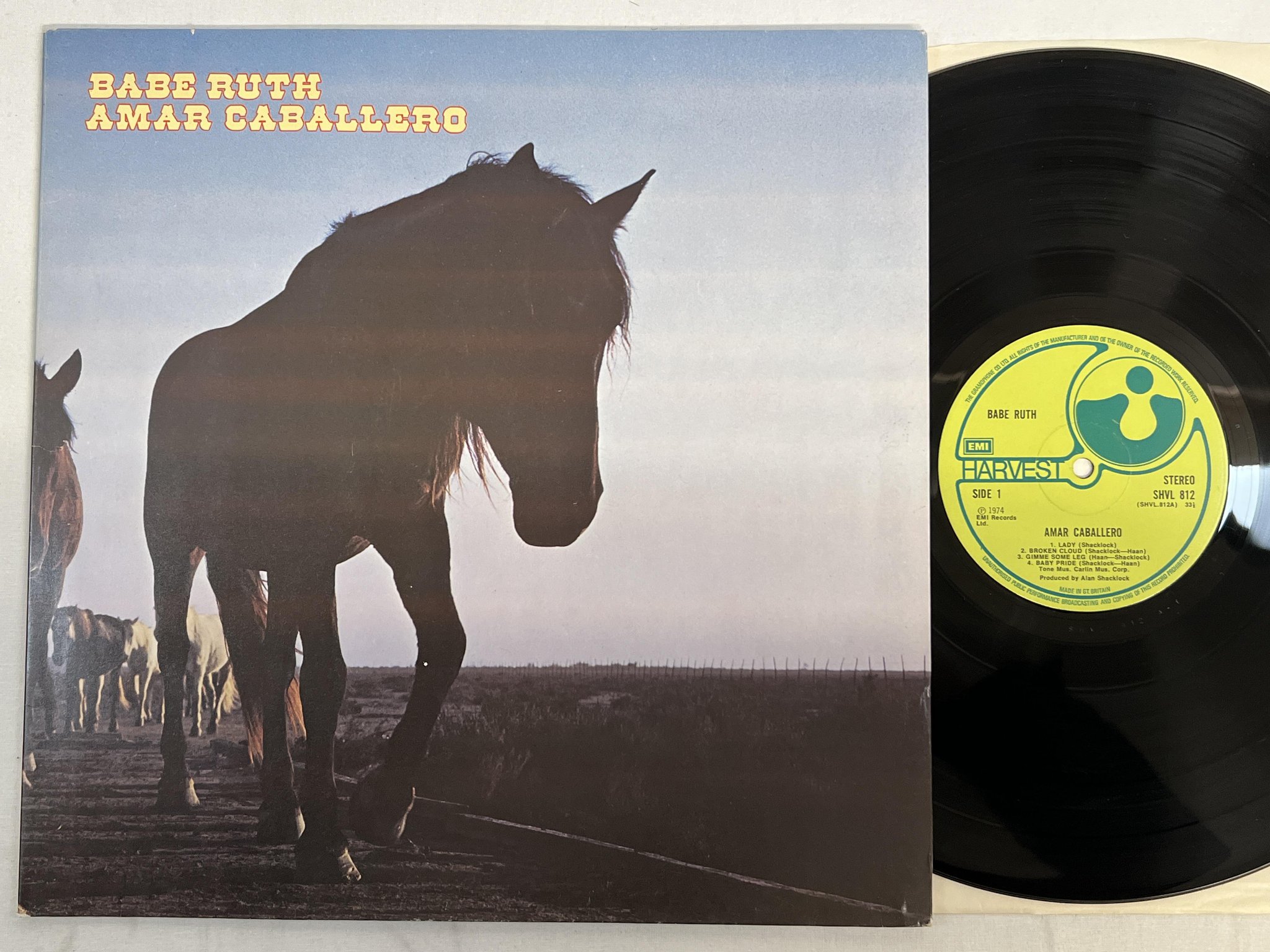 Omslagsbild för skivan BABE RUTH amar caballero LP UK HARVEST SHVL 812