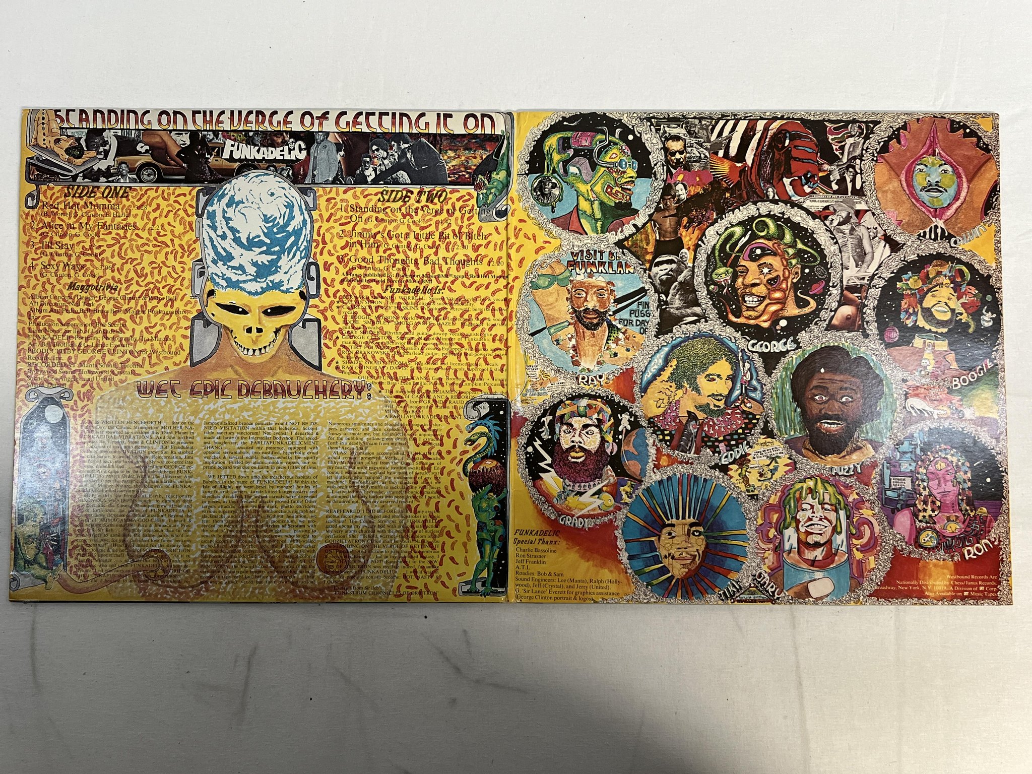 Omslagsbild för skivan FUNKADELIC standing on the verge.. LP -74 US WESTBOUND WB 1001