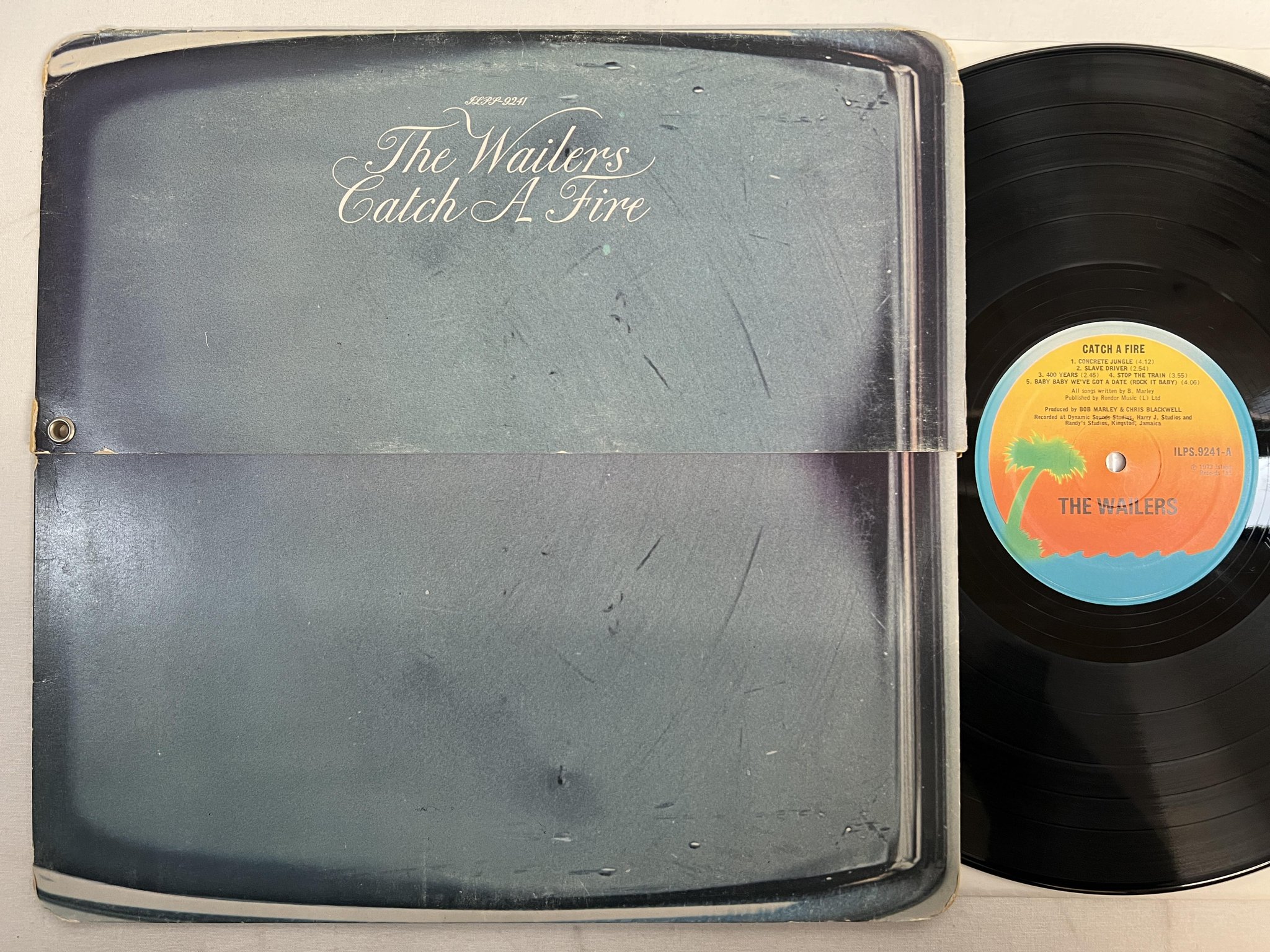 Omslagsbild för skivan THE WAILERS catch a fire LP re -73/75 UK ISLAND  ILPS-9241 ** RARE **