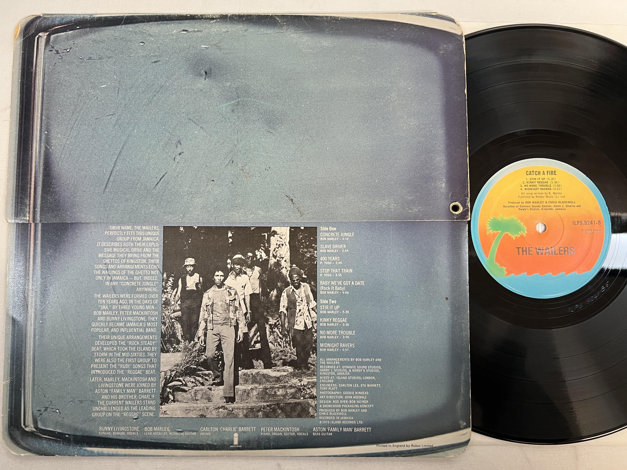 Omslagsbild för skivan THE WAILERS catch a fire LP re -73/75 UK ISLAND  ILPS-9241 ** RARE **