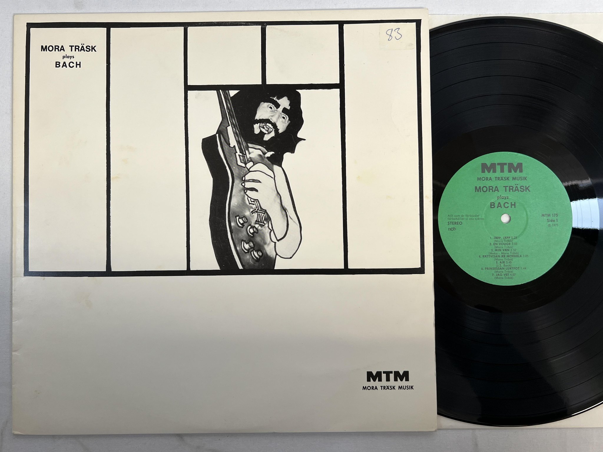 Omslagsbild för skivan MORA TRÄSK plays BACH LP -75 Swe MTM 175 